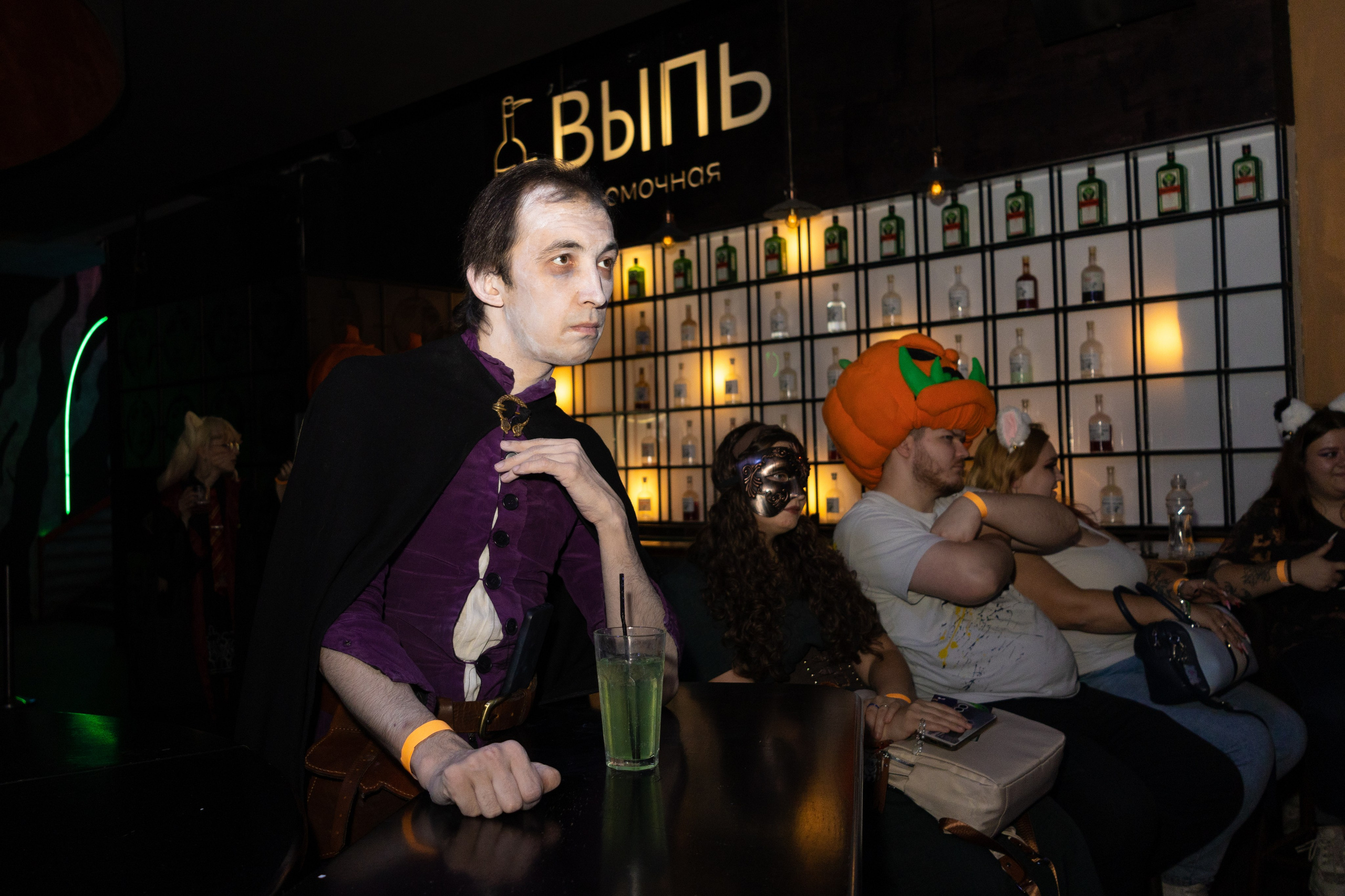 ГИКROLL: ночь Дракулы. Олег Катакинов| Репортажный фотограф в городе у моря (Владивосток)