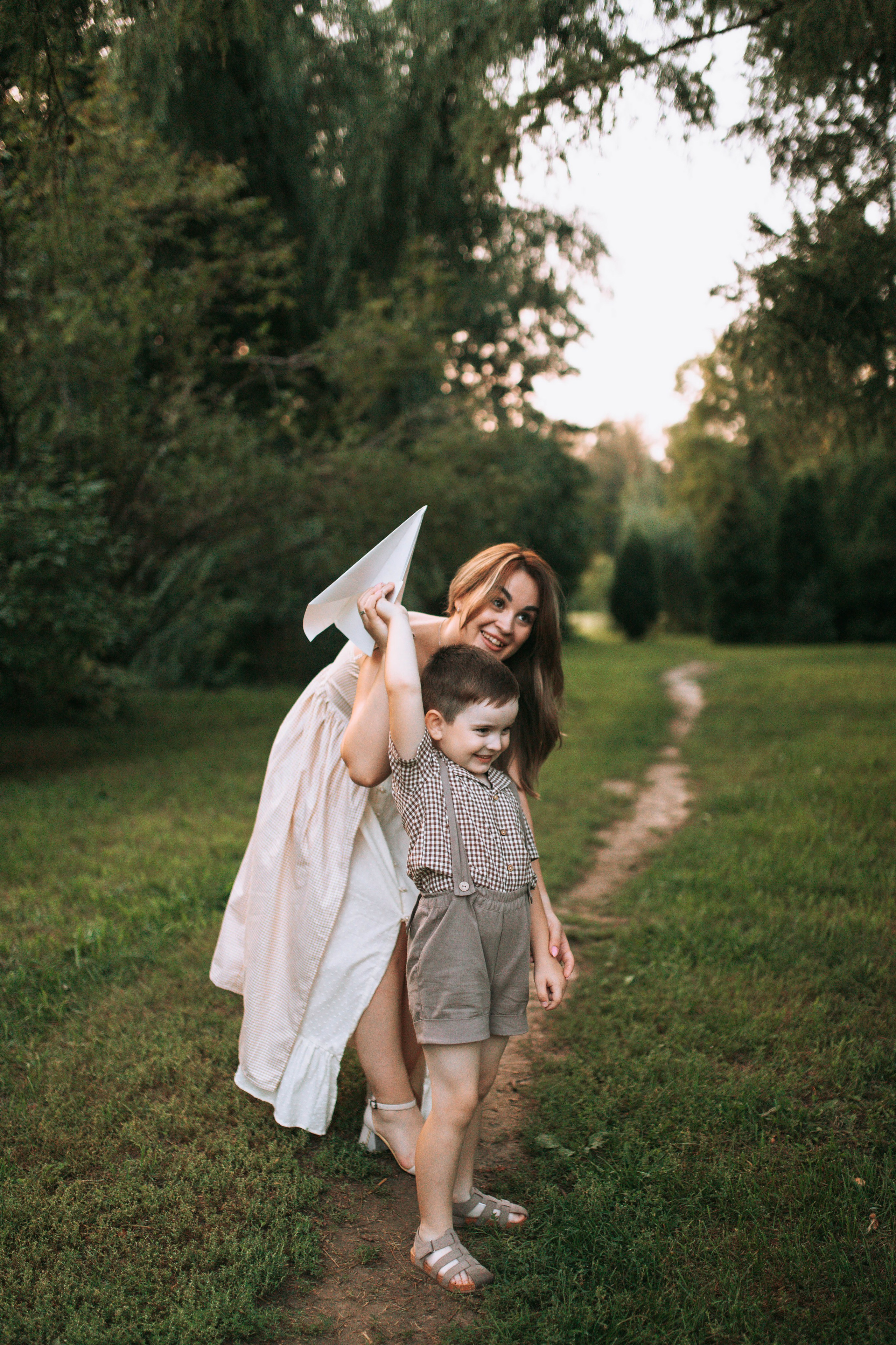 Весёлая прогулка вместе с мамой. Свадебный и семейный фотограф в Нижнем Новгороде