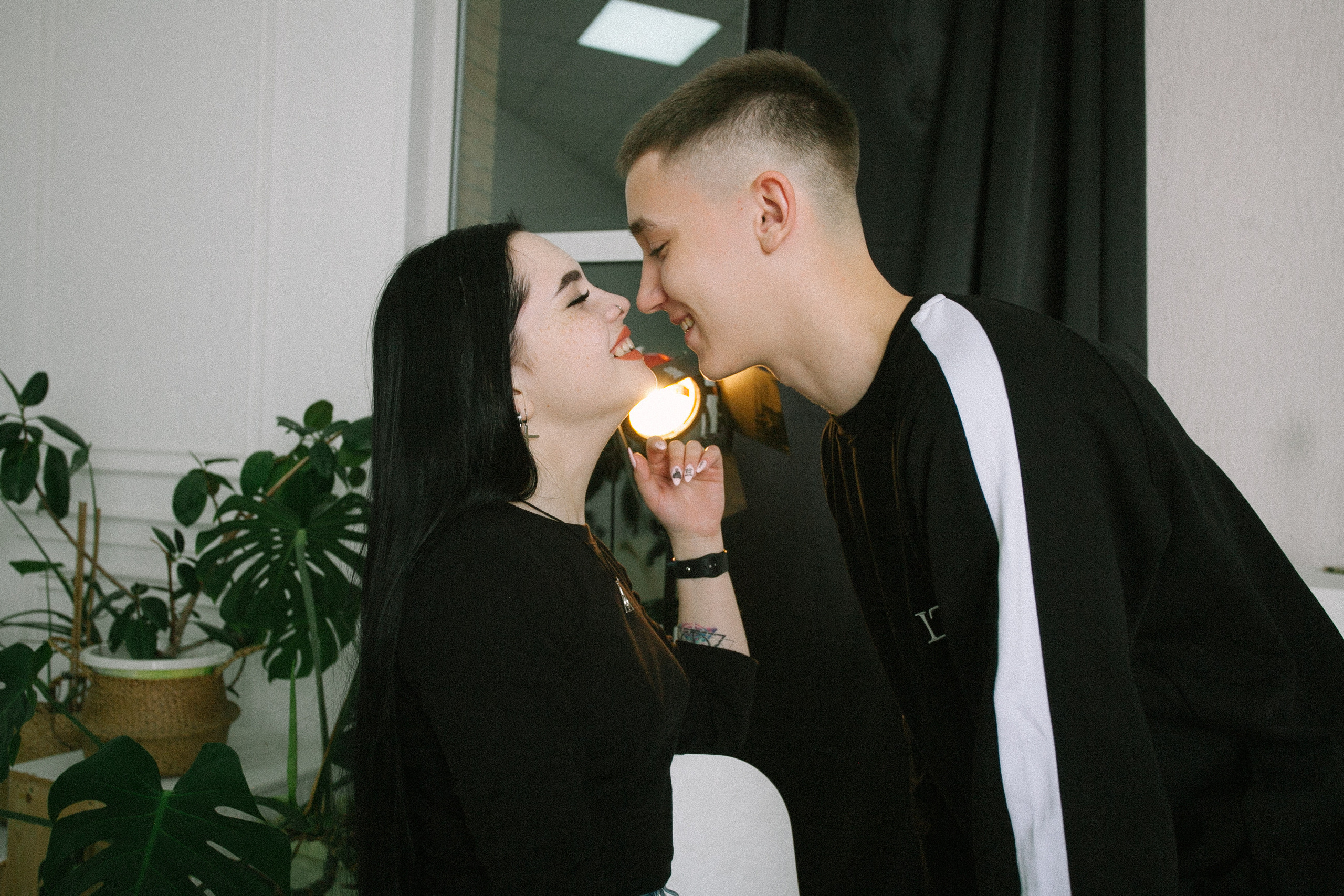 девушка парень любовь романтическая фотосессия в фото студии