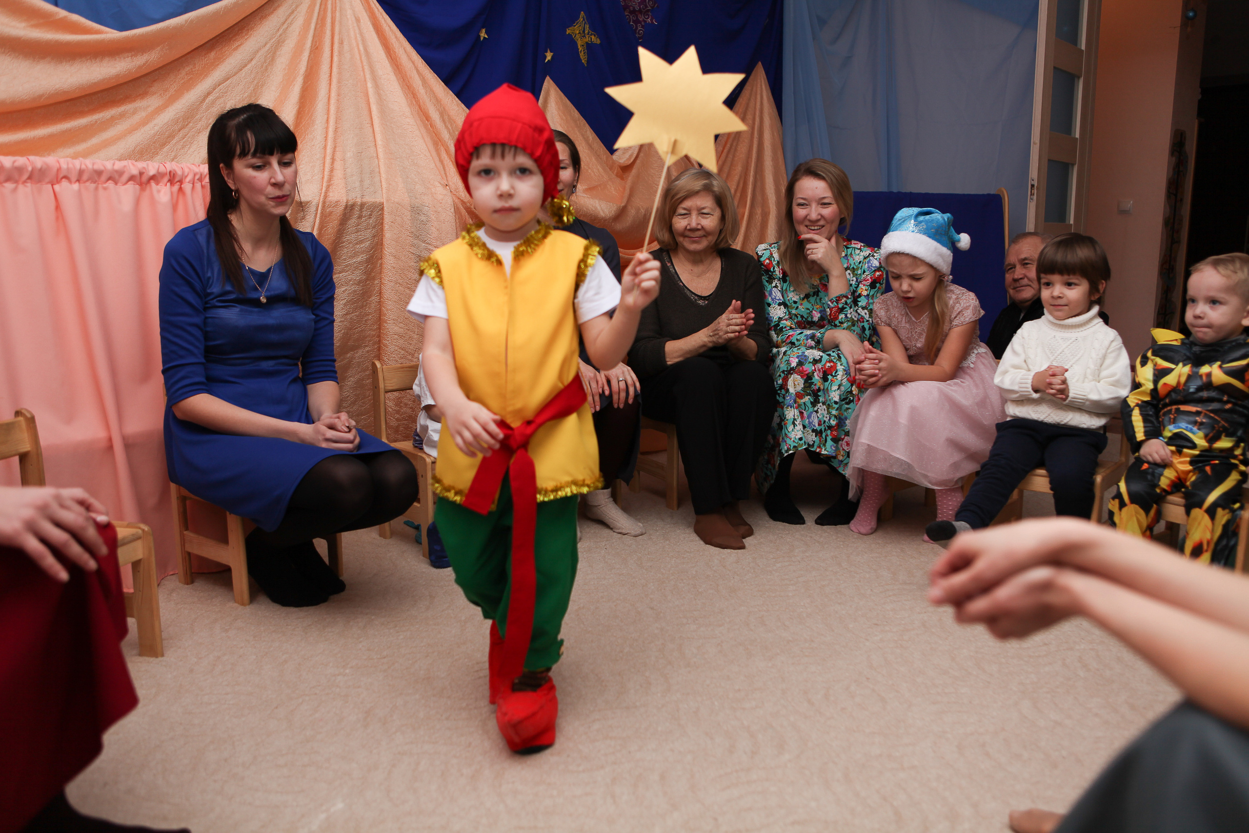 Новый год в Детском Саду Зернышко. Фотограф Дарья Локотко в Красноярске
