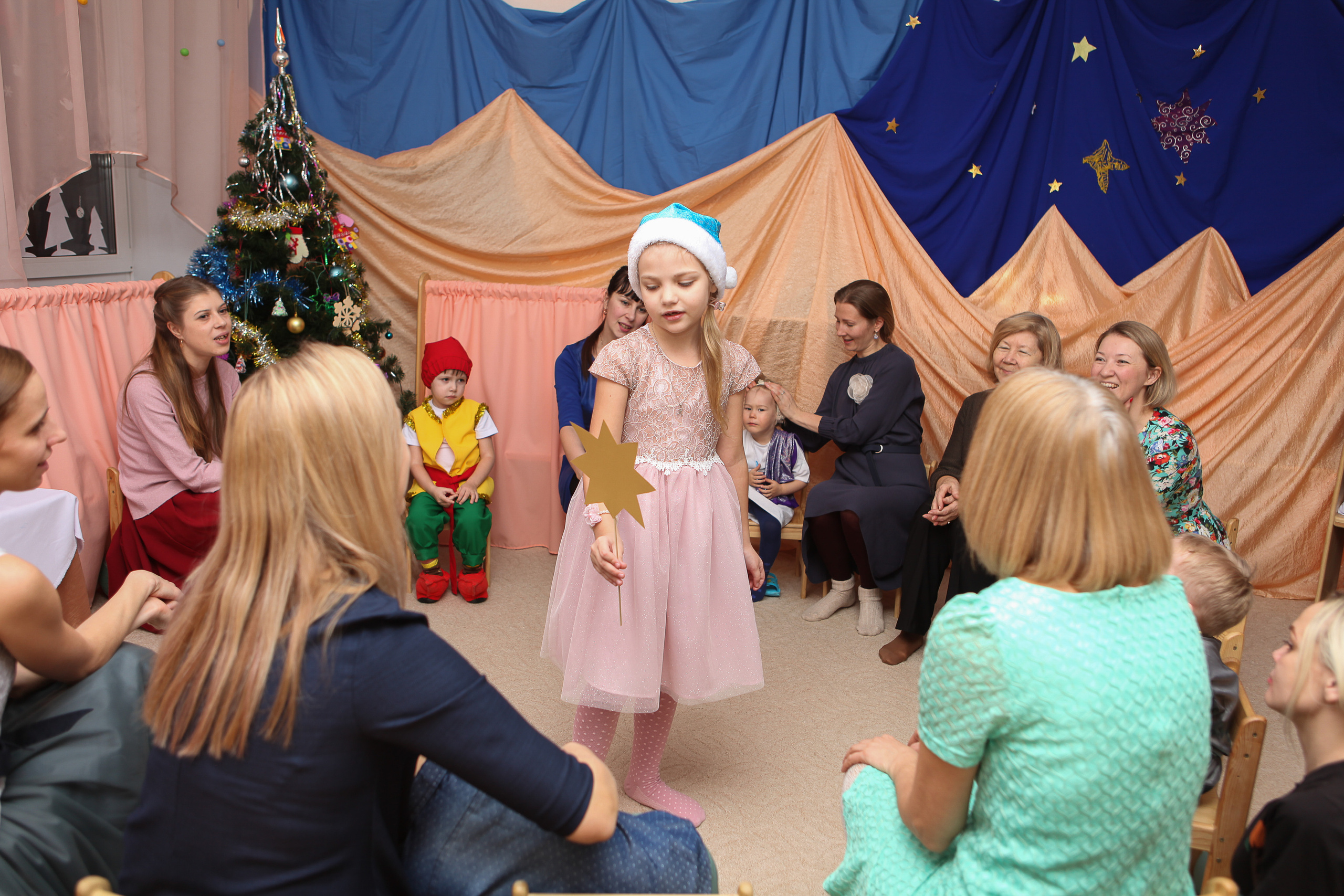 Новый год в Детском Саду Зернышко. Фотограф Дарья Локотко в Красноярске