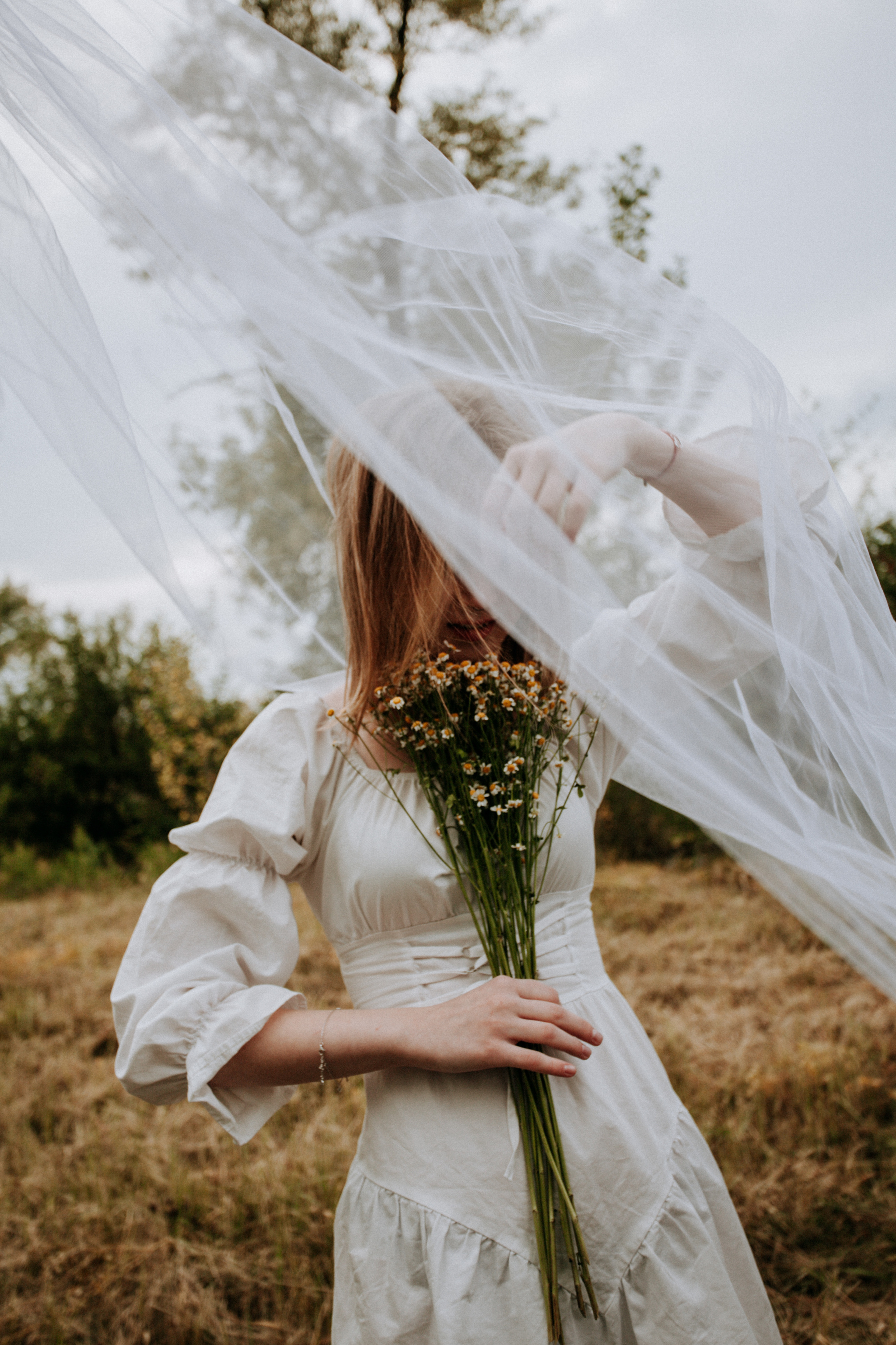 поле красивая невеста осень природа флер фата букет