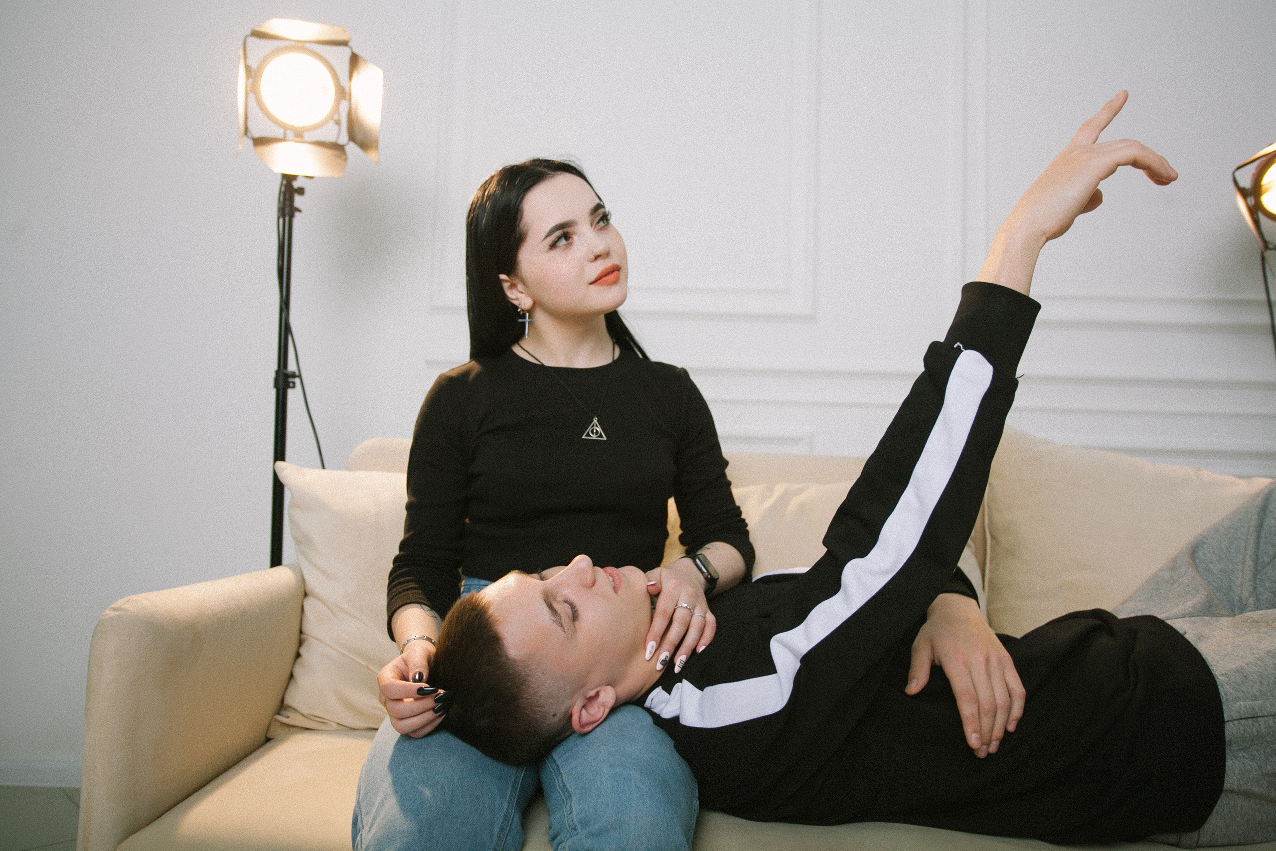 девушка парень любовь романтическая фотосессия в фото студии