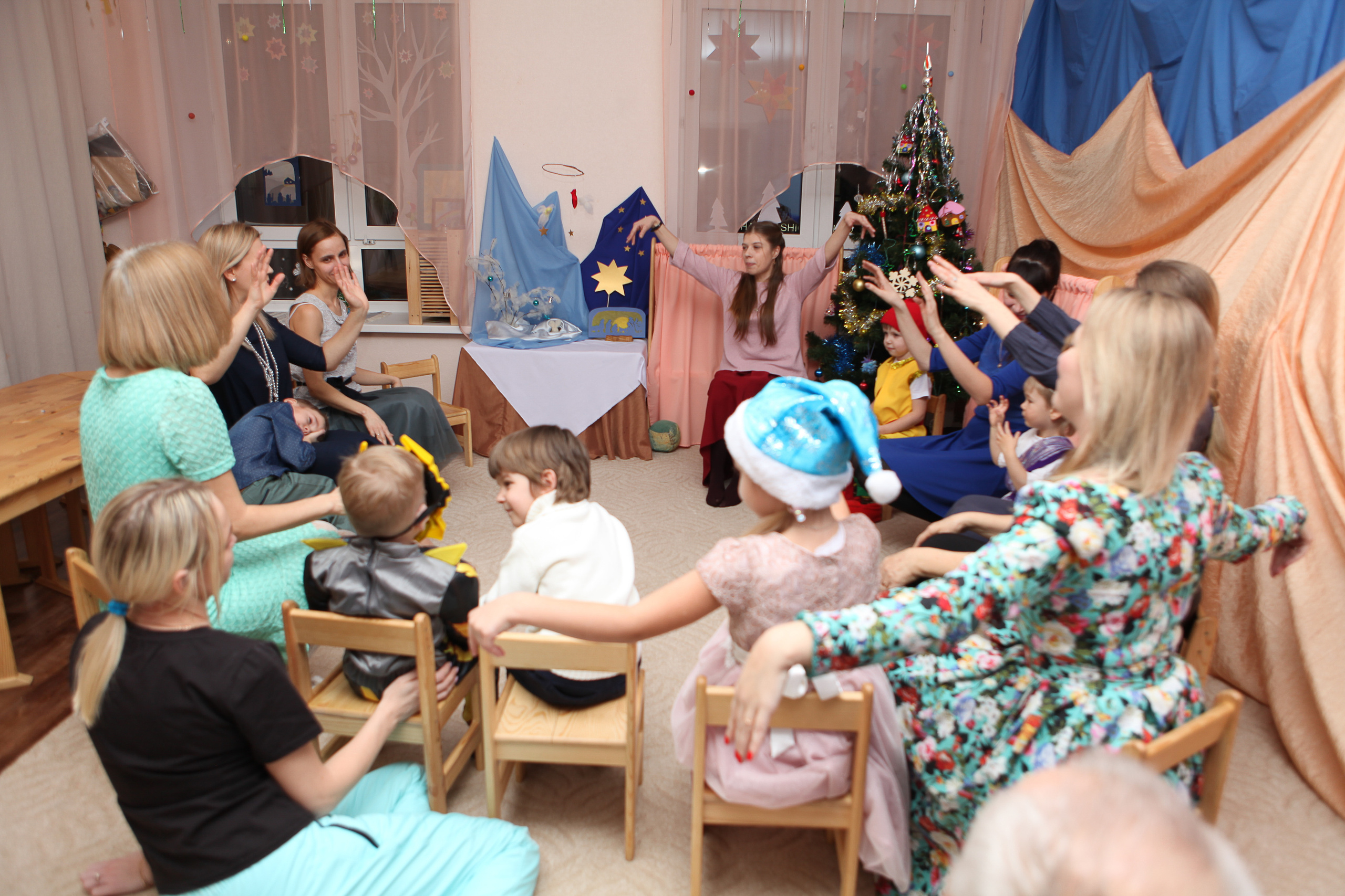 Новый год в Детском Саду Зернышко. Фотограф Дарья Локотко в Красноярске