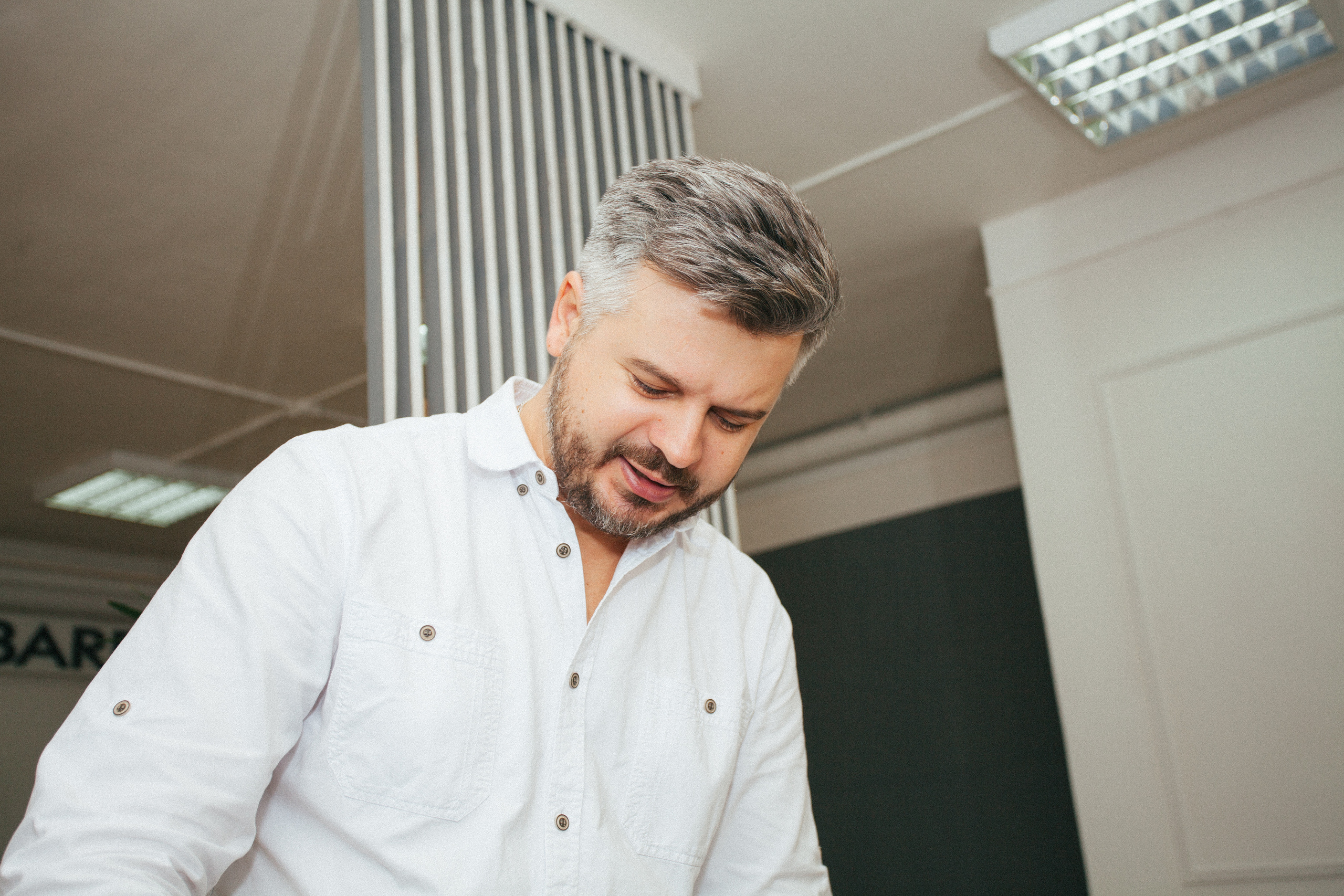 парикмахер мужчина салон 