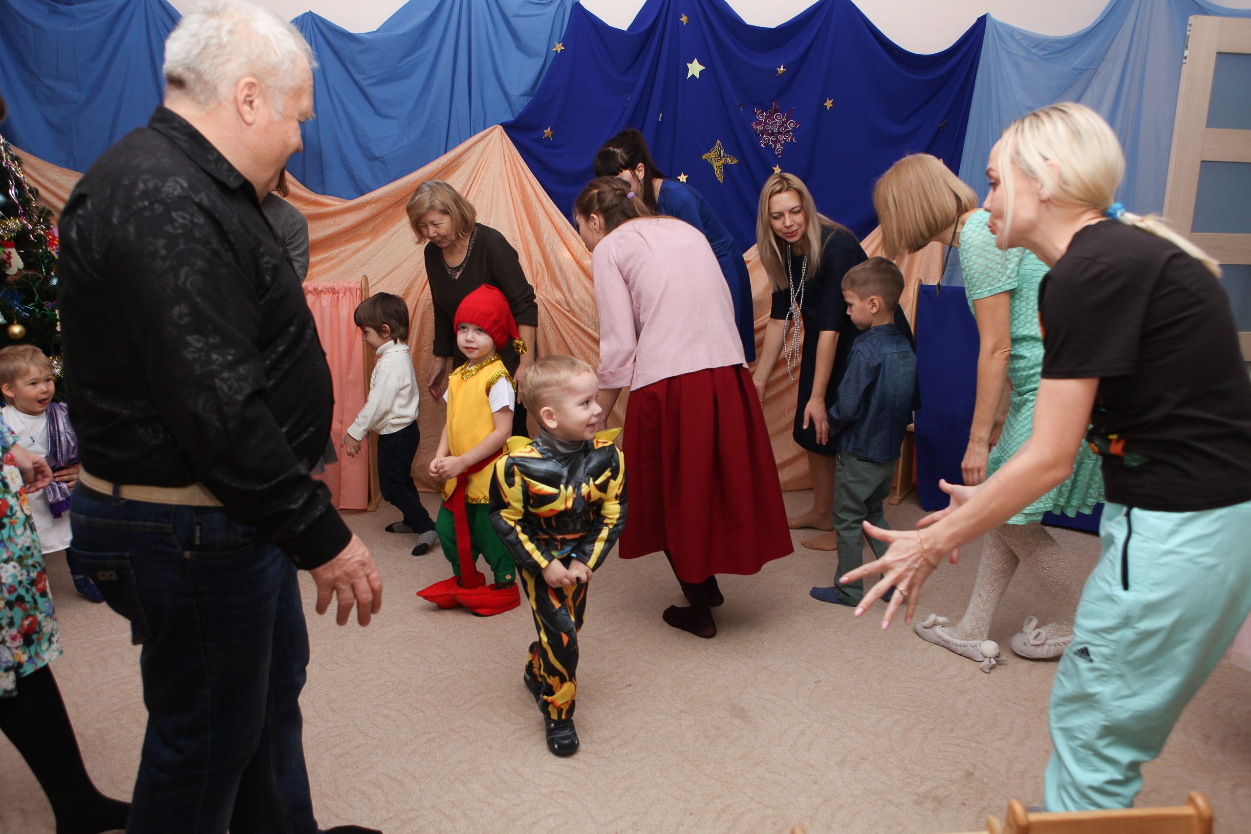 Новый год в Детском Саду Зернышко. Фотограф Дарья Локотко в Красноярске