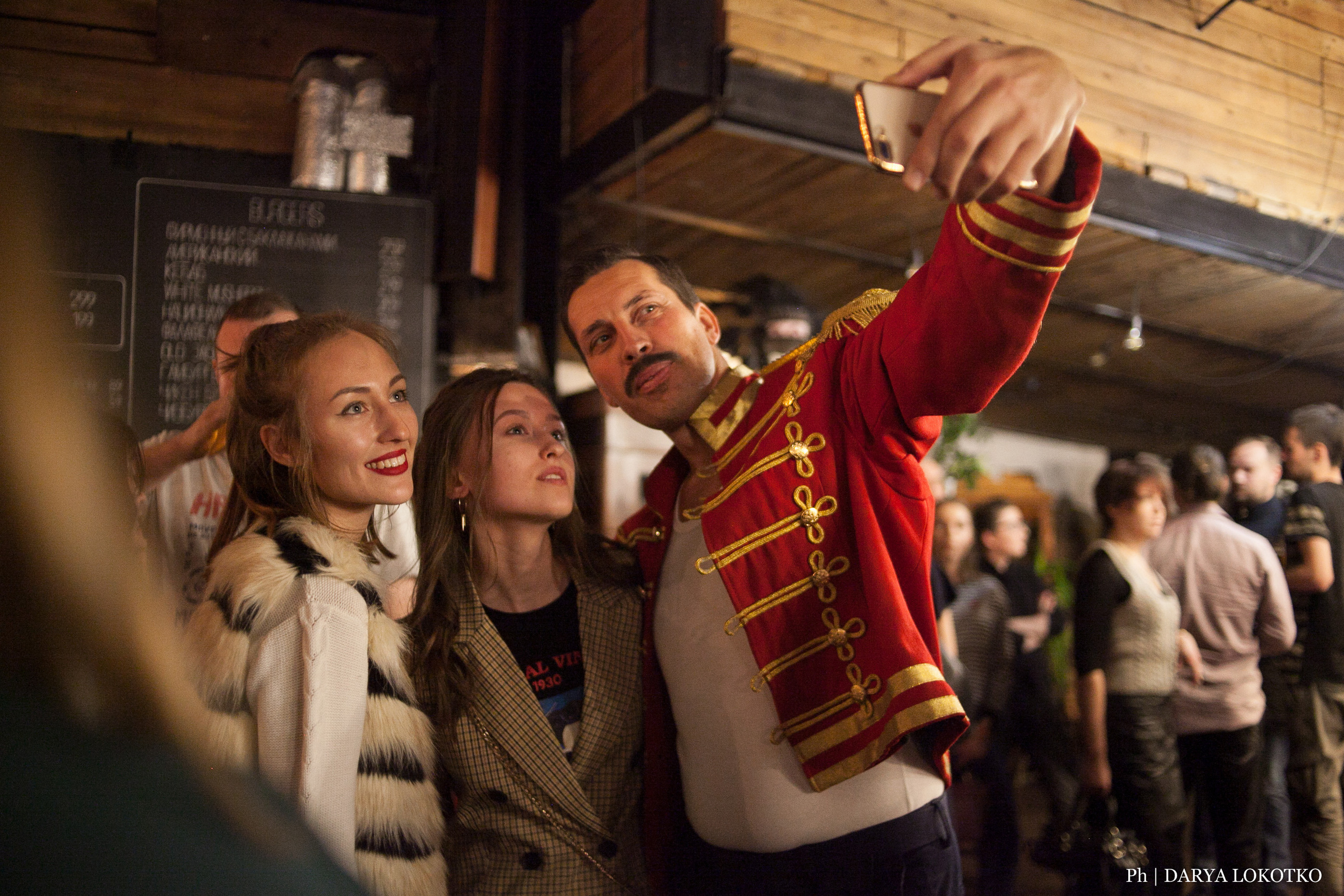 Freddie Mercury в YUSHIN. Фотограф Дарья Локотко в Красноярске