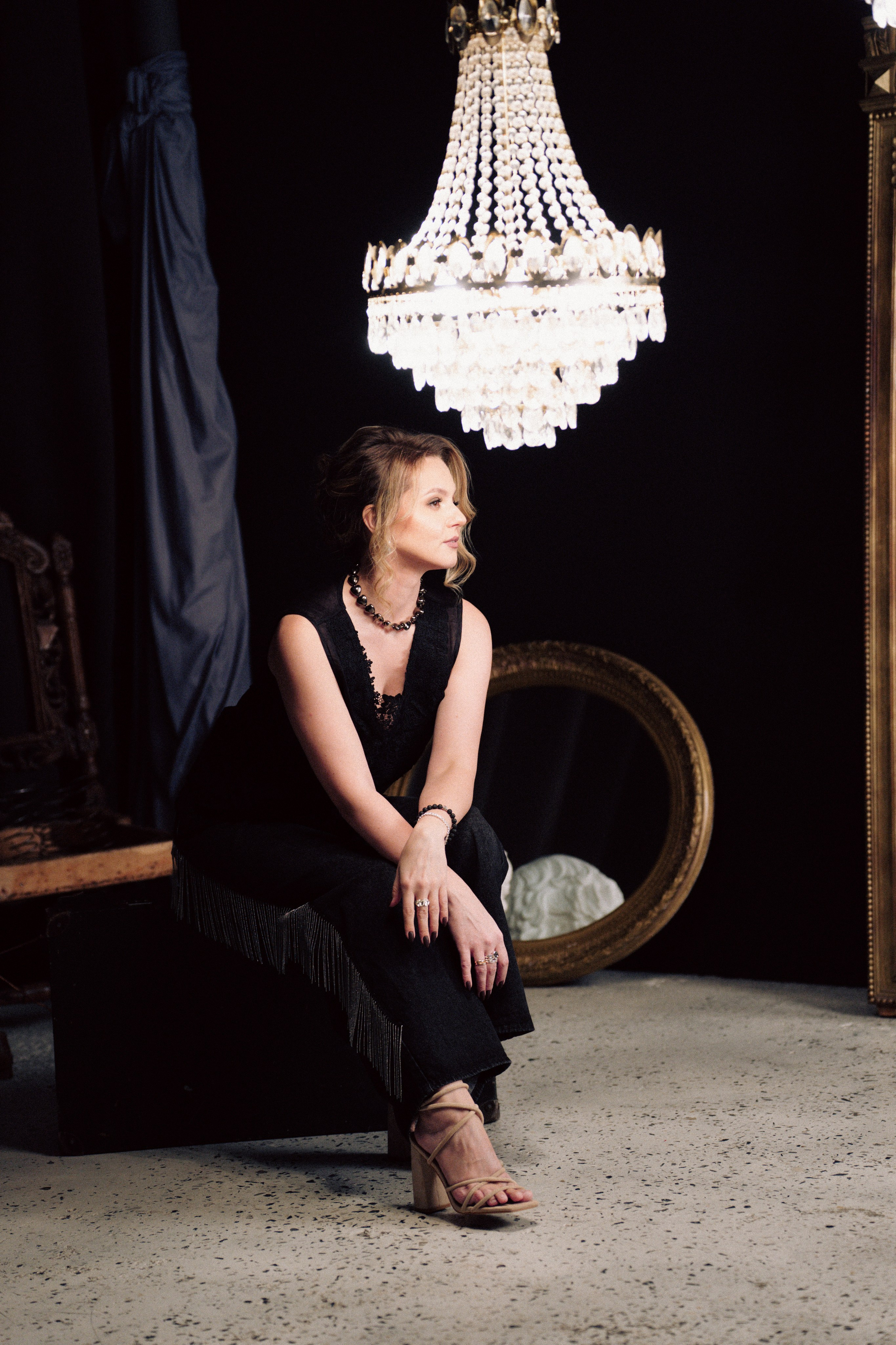 НОВОГОДНЯЯ ФОТОСЕСИИЯ В СТУДИИ ДЛЯ ДЕВУШКИ И ПРОГУЛКА ПО ЧЕРНЫШЕВСКОЙ. Профессиональный фотограф, Санкт-Петербург — Виктория Богомолова