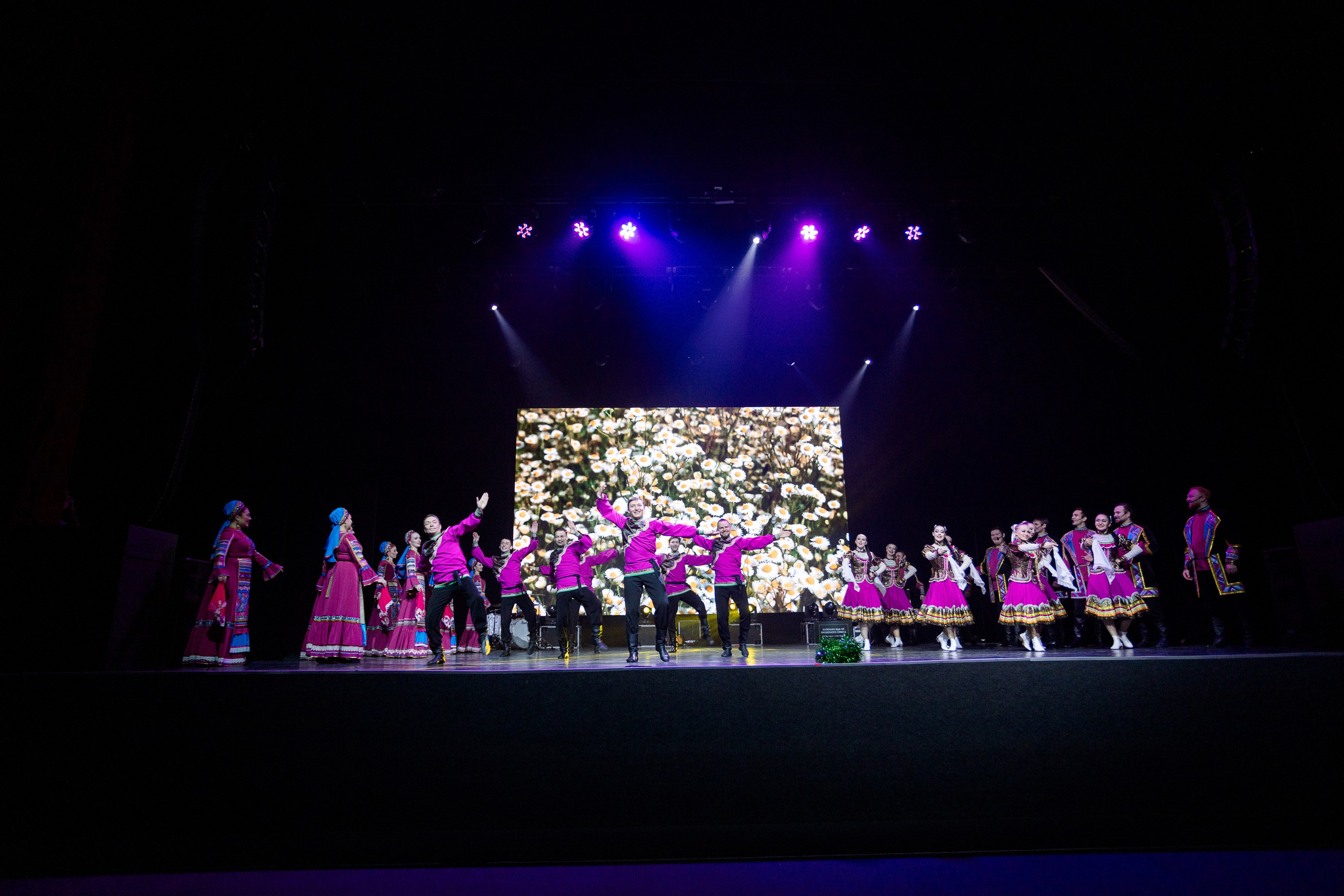 РЕПОРТАЖ: НОВЫЙ ГОД В ДК МЕТАЛЛУРГ. Профессиональный фотограф в Ижевске Леша Петров