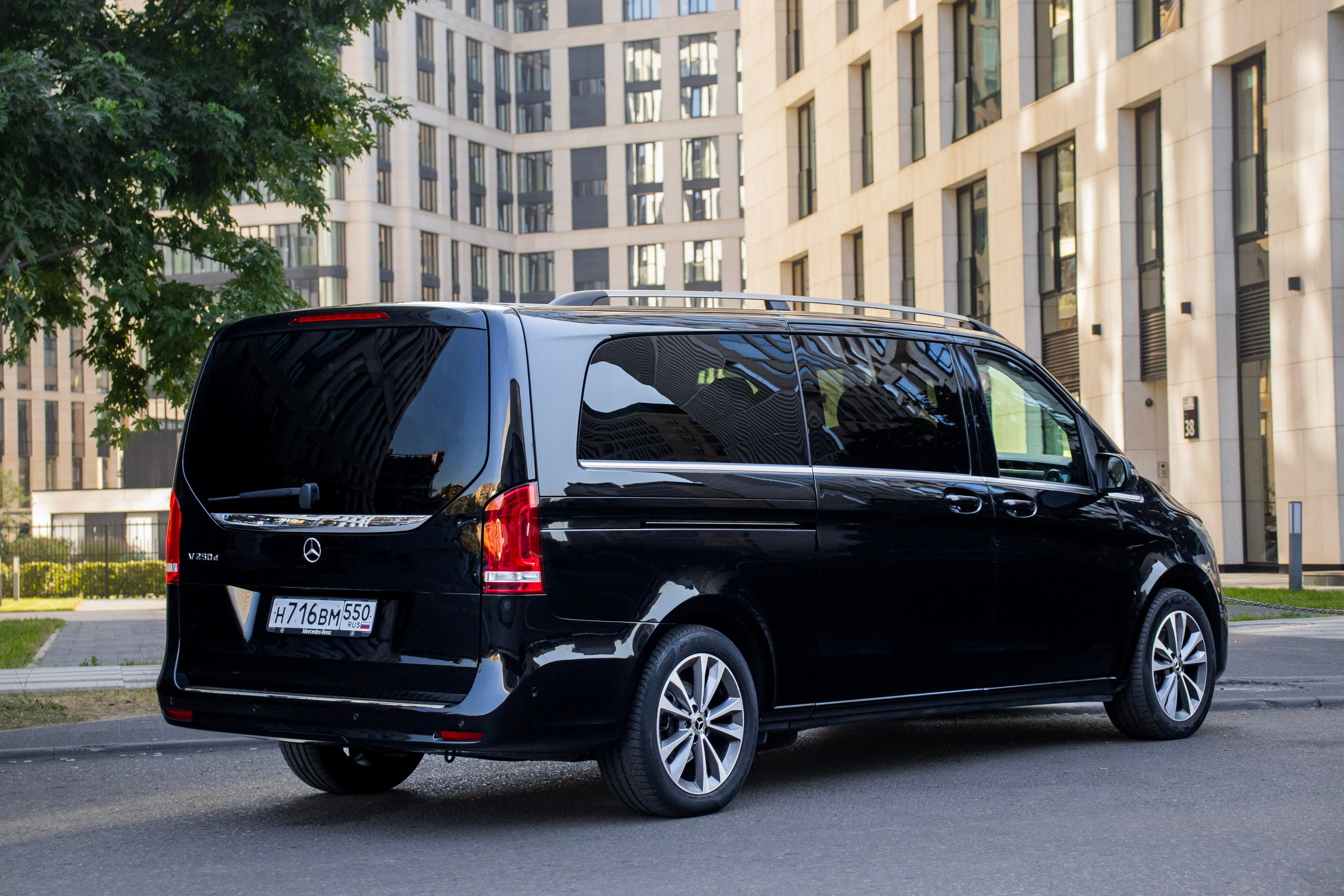 Mercedes-Benz V-class