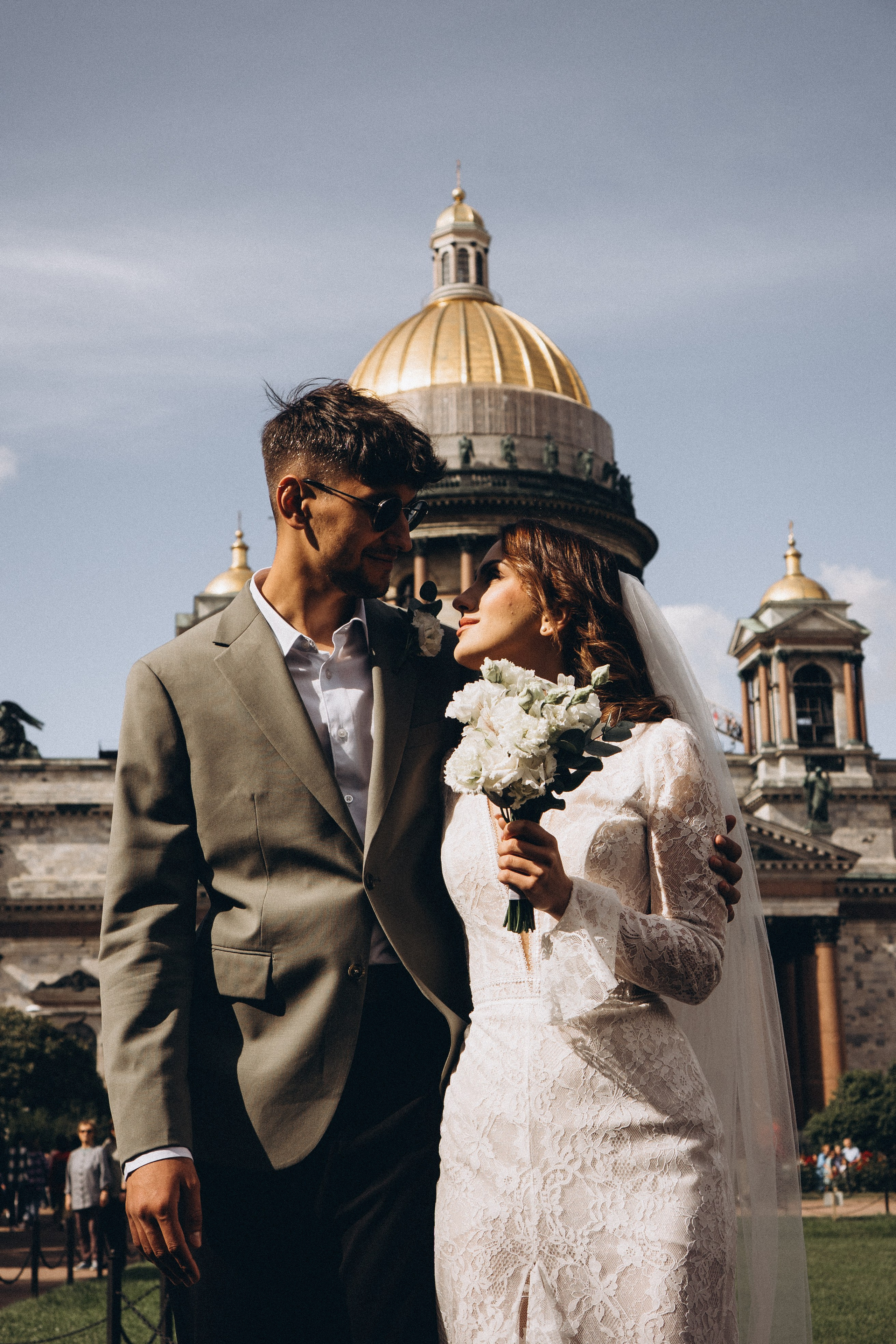 СВАДЕБНАЯ ПРОГУЛКА ВОЗЕ ИСАИКЕВСКОГО СОБОРА АСТОРИИ И ЗАКОНОДАЛЕТНОГО СОБРАНИЯ. Профессиональный фотограф, Санкт-Петербург — Виктория Богомолова