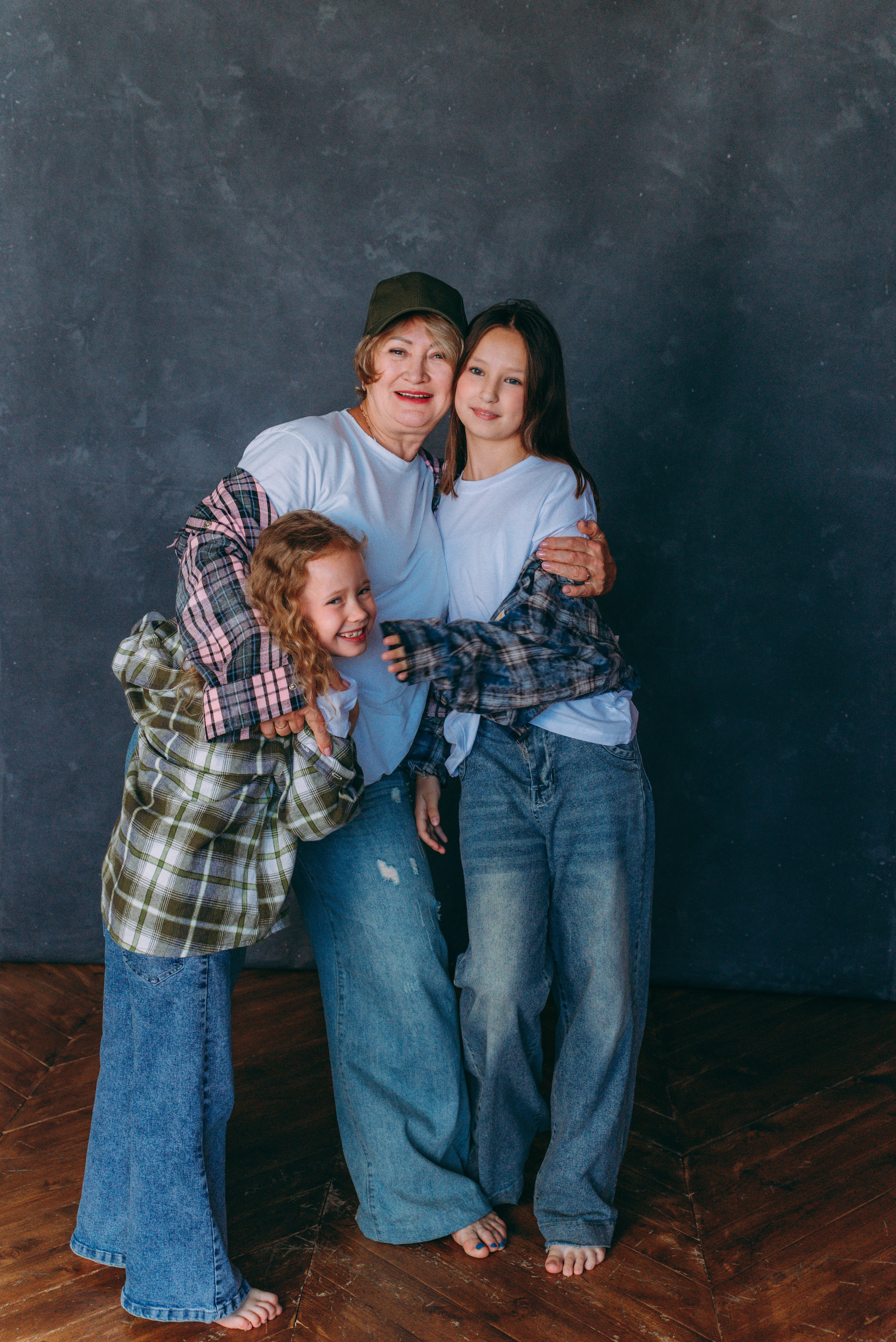 СВЕТЛАНА И ВНУЧКИ. Ольга Козлова фотограф Волгоград olkiny-fotki.ru