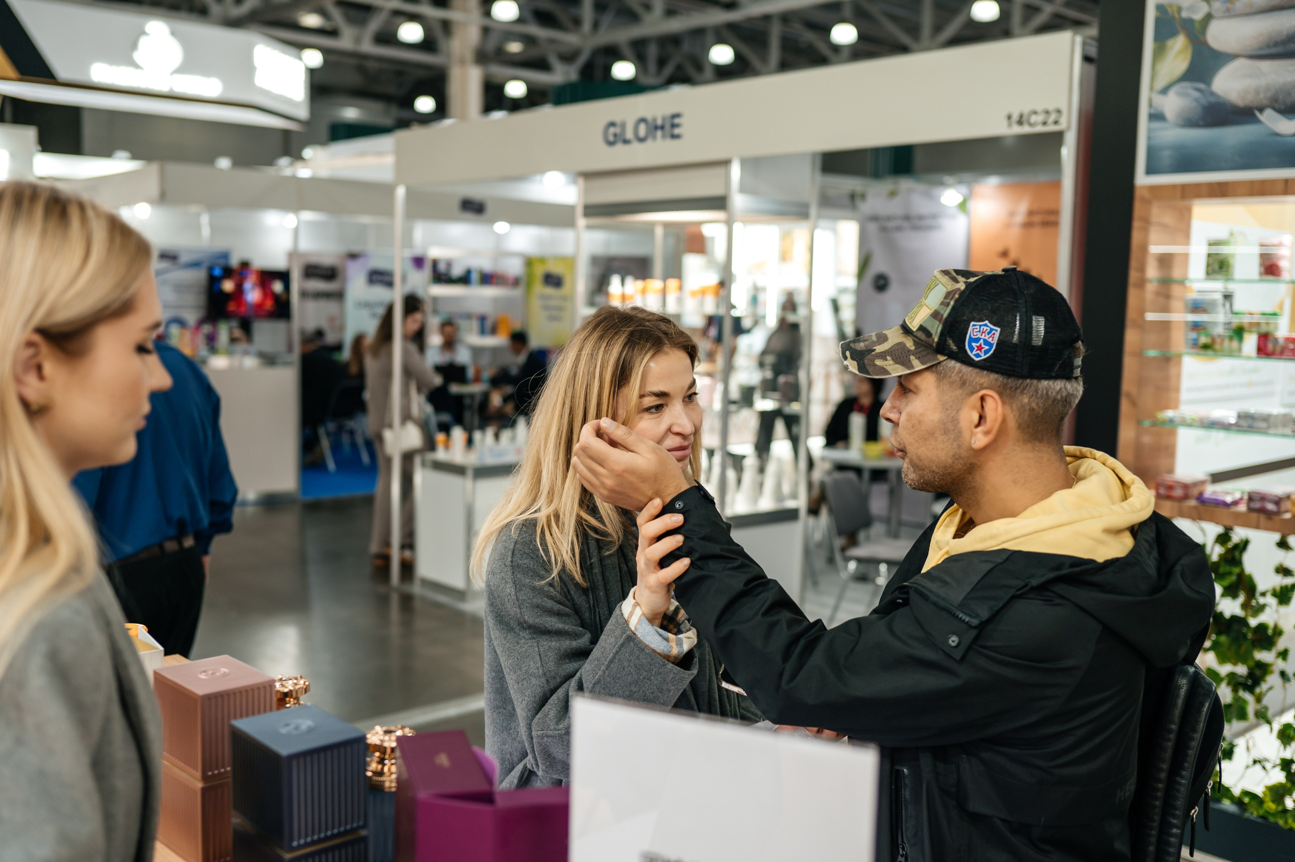 Almas parfumes Intersharm 2025. Фотограф в Москве Елена Брюханова