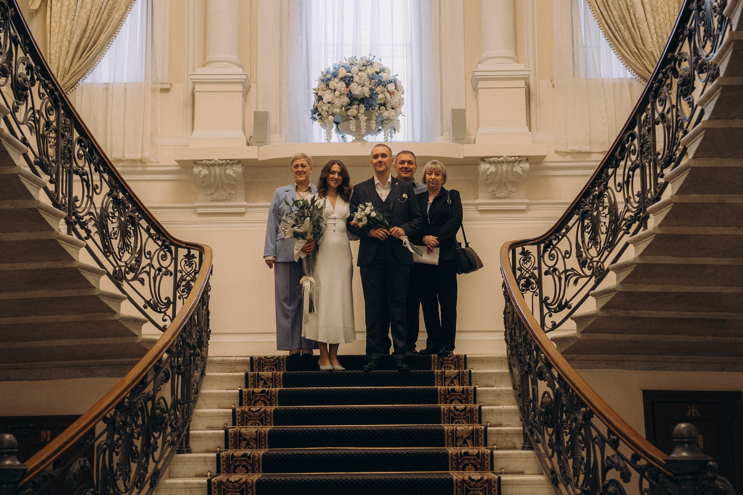 СВАДЕБНАЯ СЬЕМКА ПАРЫ ВО ВТОРОМ ДВОРЦЕ БРАКОСОЧЕТАНИЯ И ПРОГУЛКА ПО ЧЕРНЫШЕВСКОЙ. Профессиональный фотограф, Санкт-Петербург — Виктория Богомолова