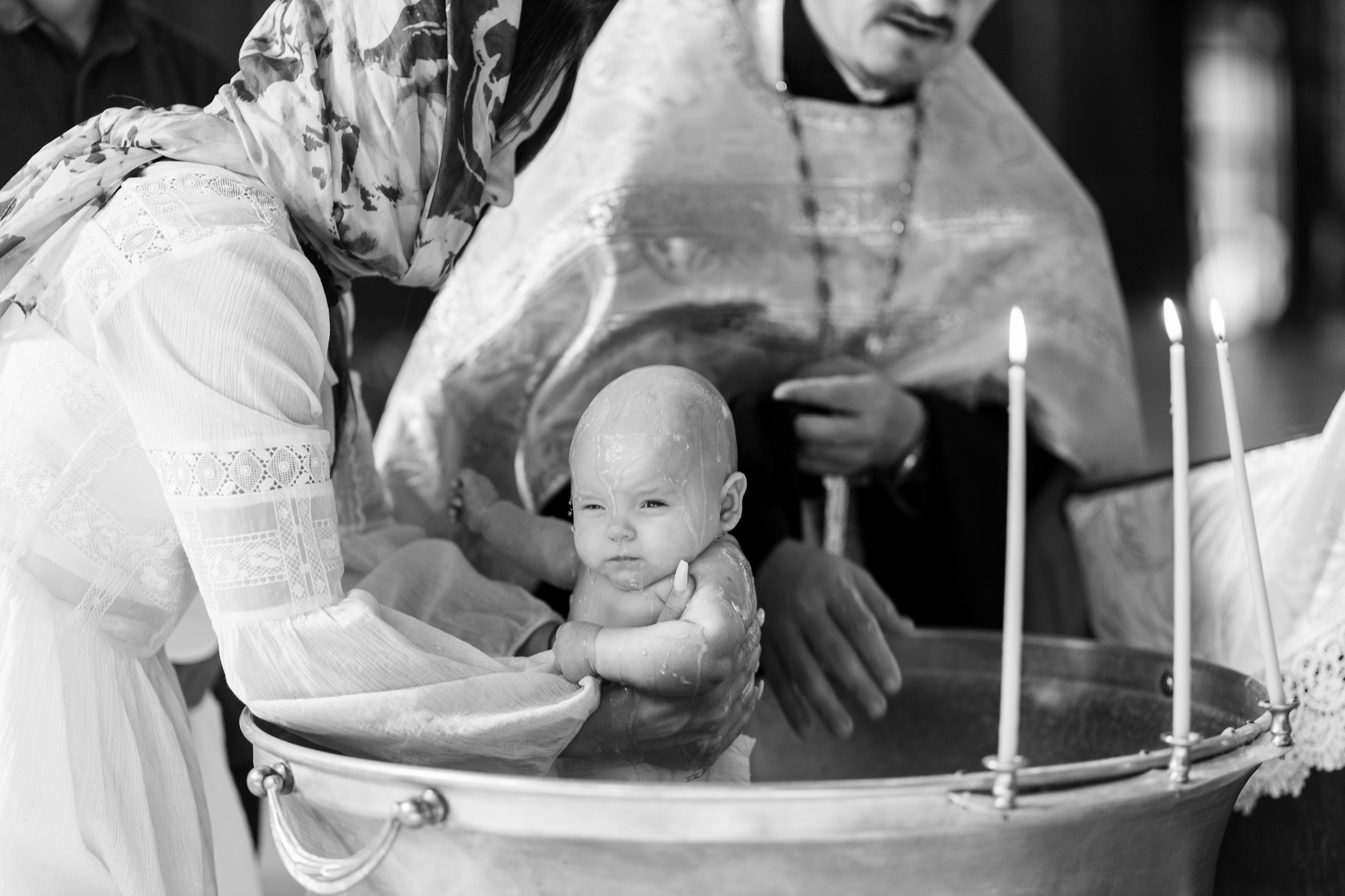 Крещение Миланы в Соборе Вознесения Господня Новочеркасск. Анастасия Безуглова- свадебный фотограф в Таганроге