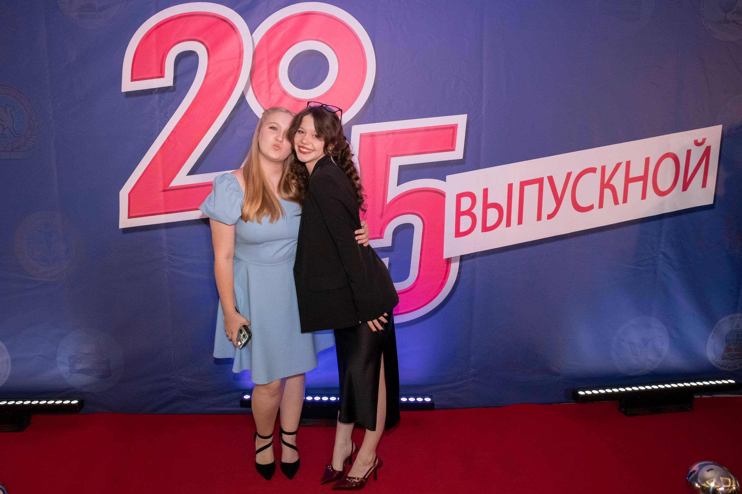 Вручение аттестатов 9В школа № 18 ДК «Октябрьский». Фотограф в Волгограде и Волжский Наталья Рылькова