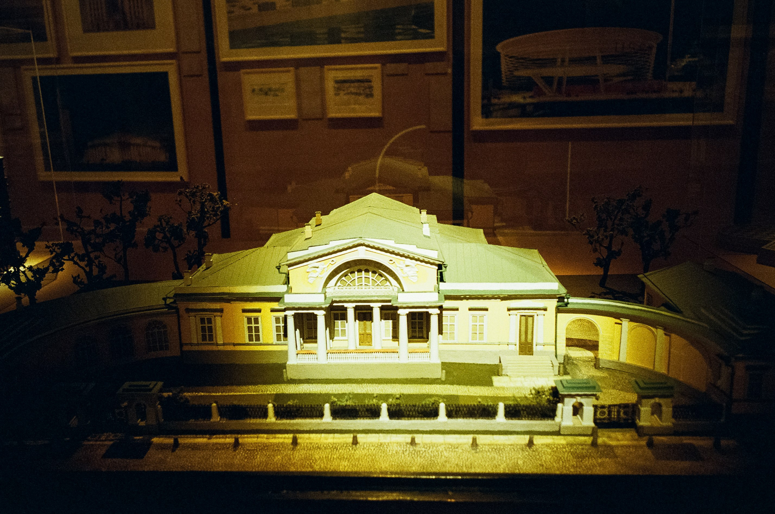 Грани искусства. От театра до архитектуры. Фотограф-документалист Мария Осокина