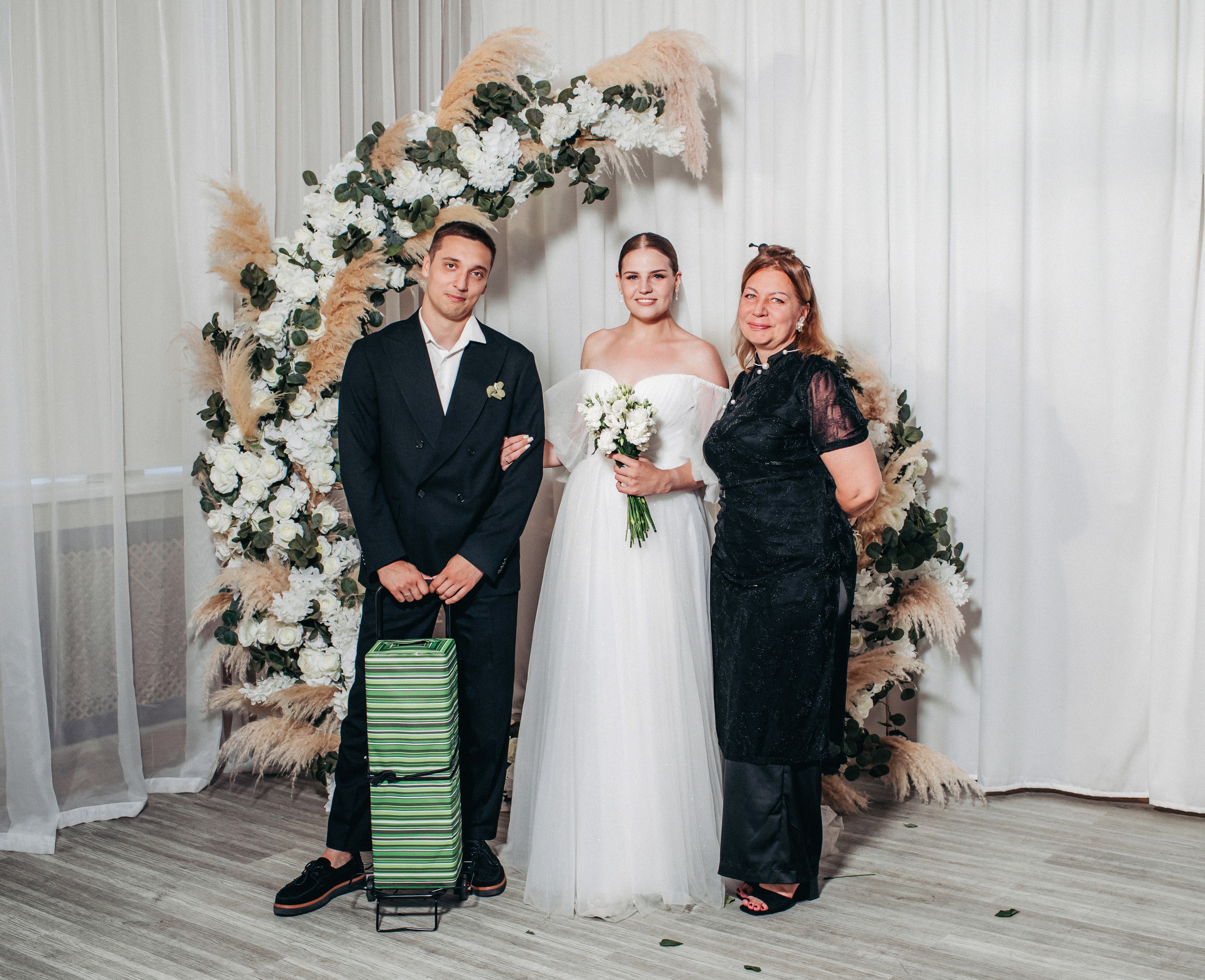Vlad & Nadya (Saint-Petersburg, Russia). Destination wedding photographer Peter Letu