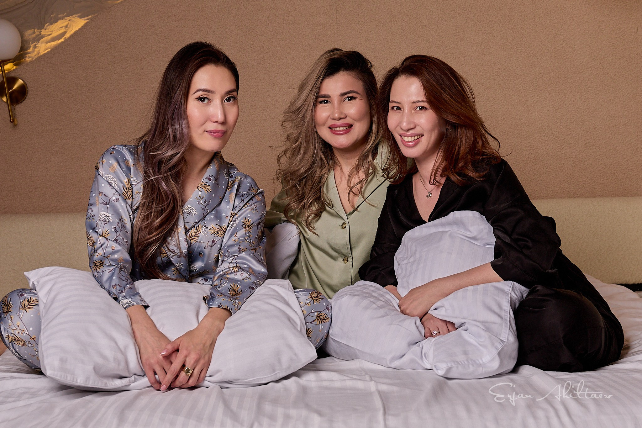 I N L I G H T. Erjan Ahiltaev — Photographer in Almaty