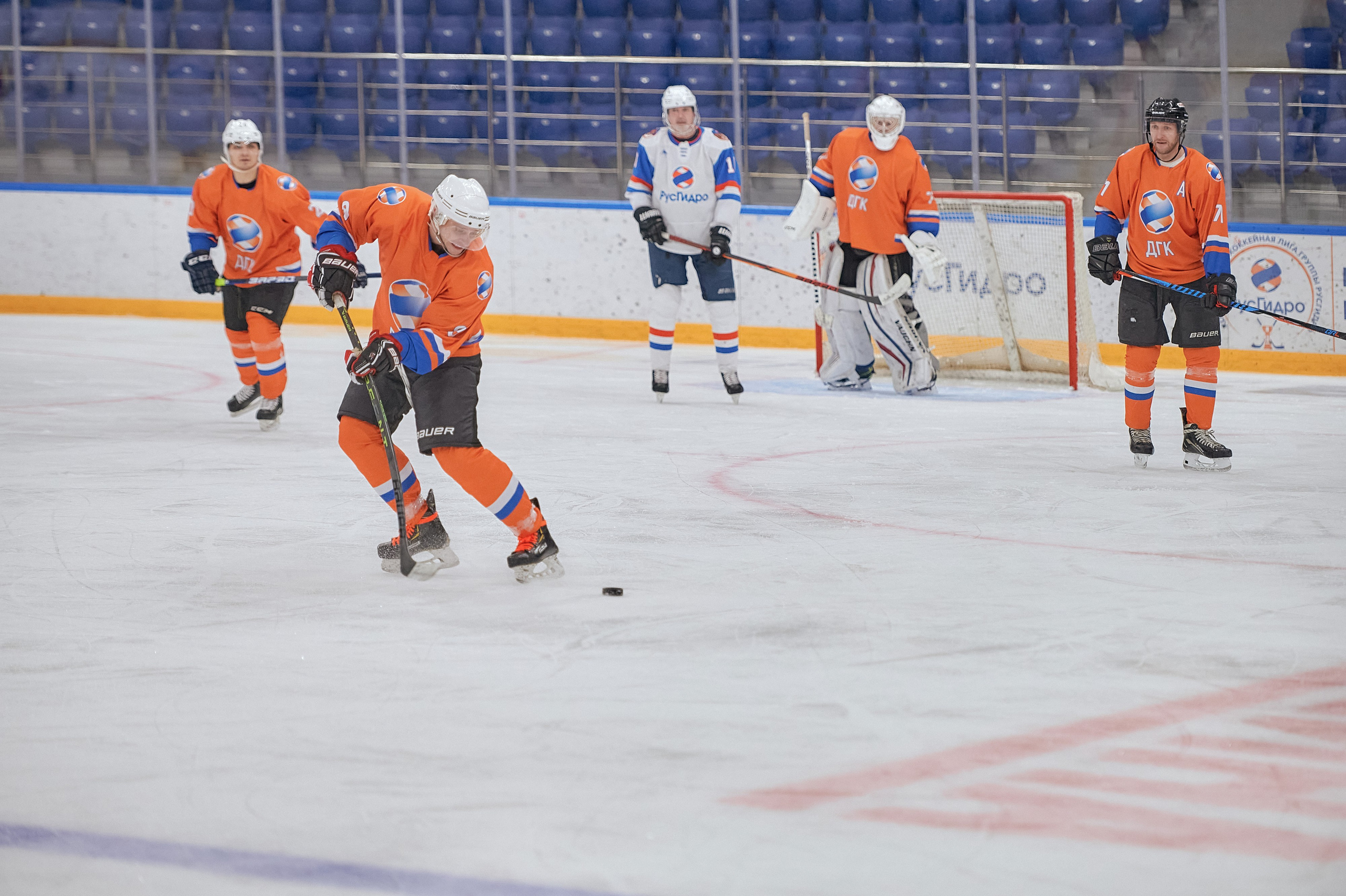 Портфолио репортажной фотосъёмки: Кристалл арена — Хоккей — РусГидро. Фотограф Яковлев Роман — Красноярск