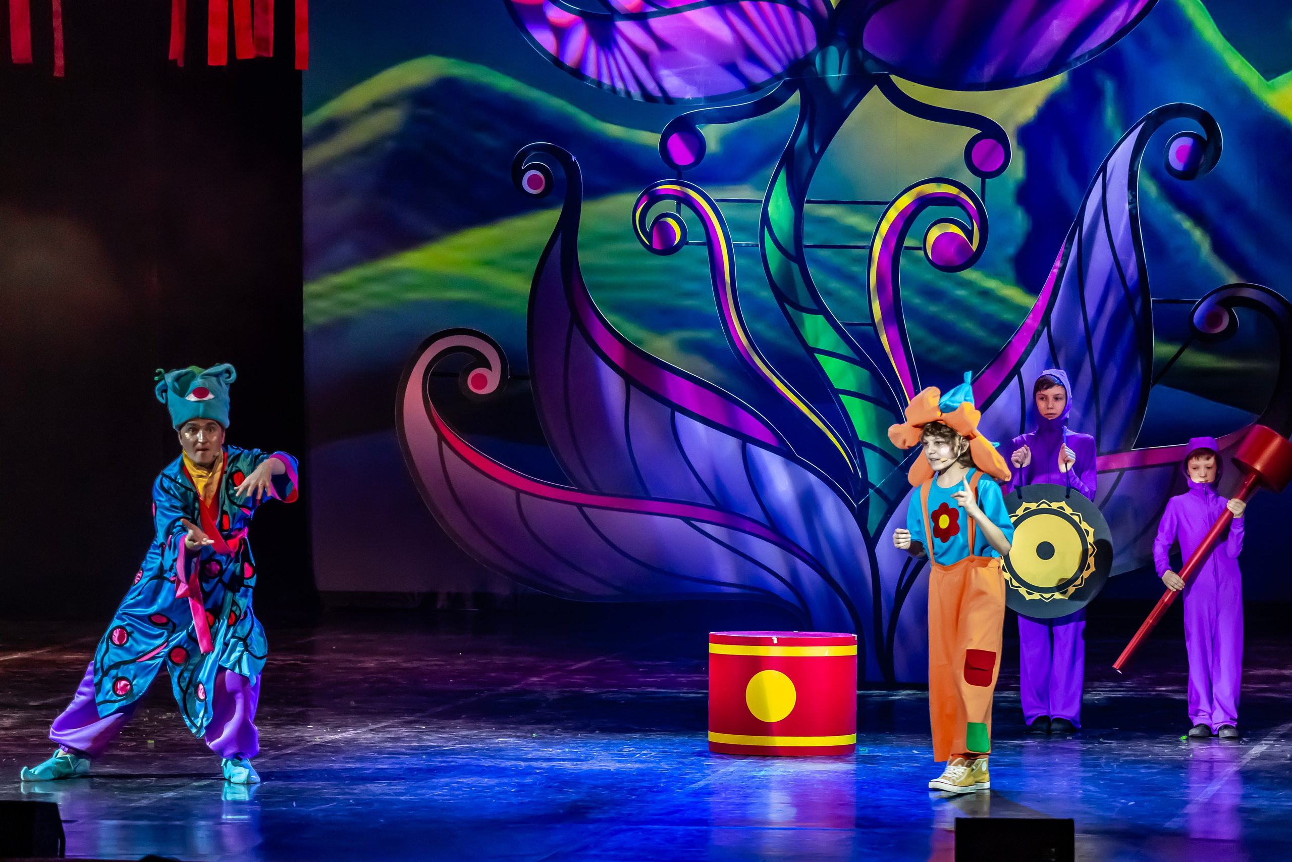 Мюзикл «Незнайка в царстве малюток» премьера Сочи солнышки и Сочи Соло. Фотограф в Сочи Юрий Шептаев