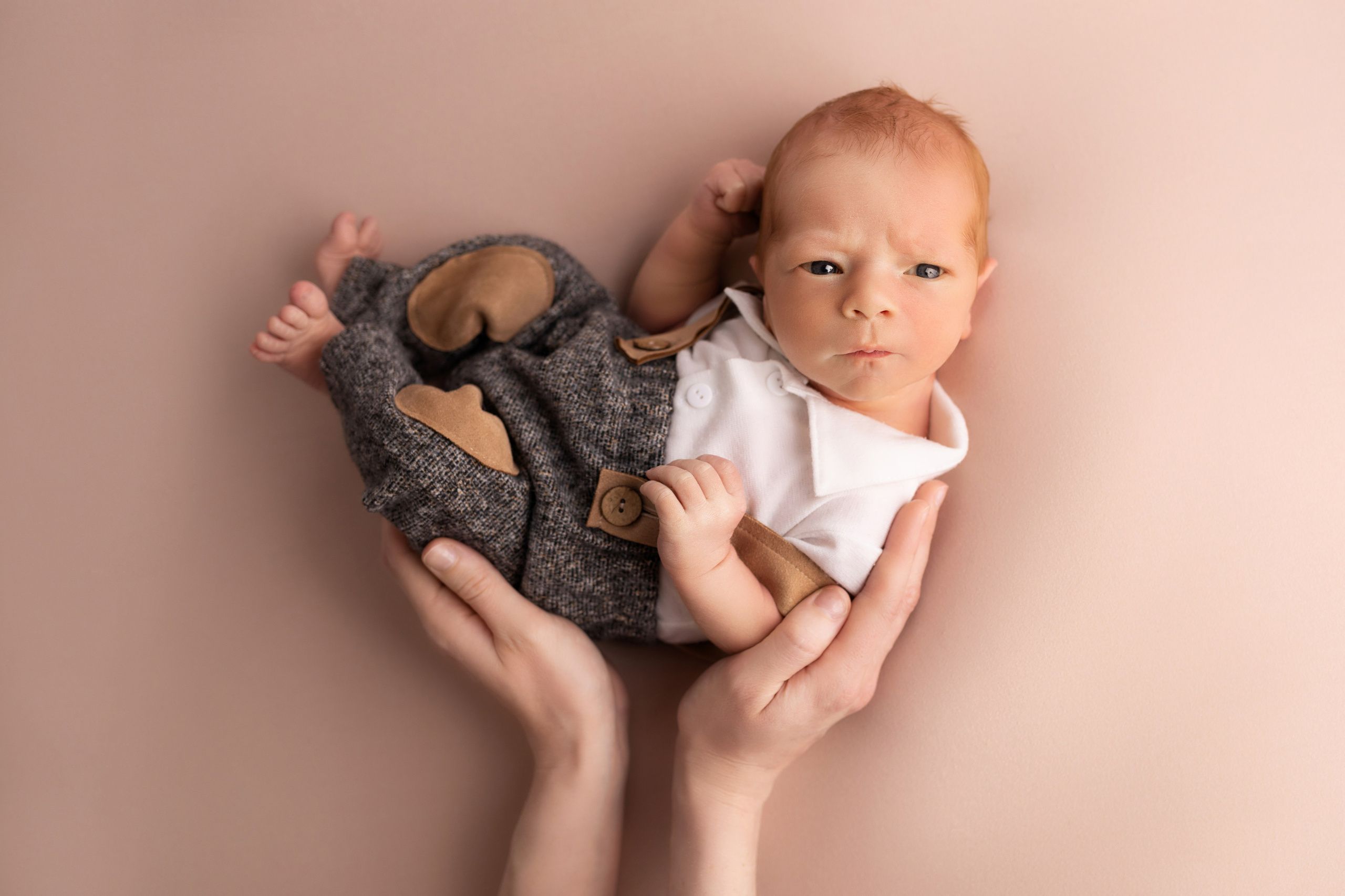 Классическая фотосессия малыша. Фотограф новорожденных малышей в Омске и Омской области Эльвира Камаева