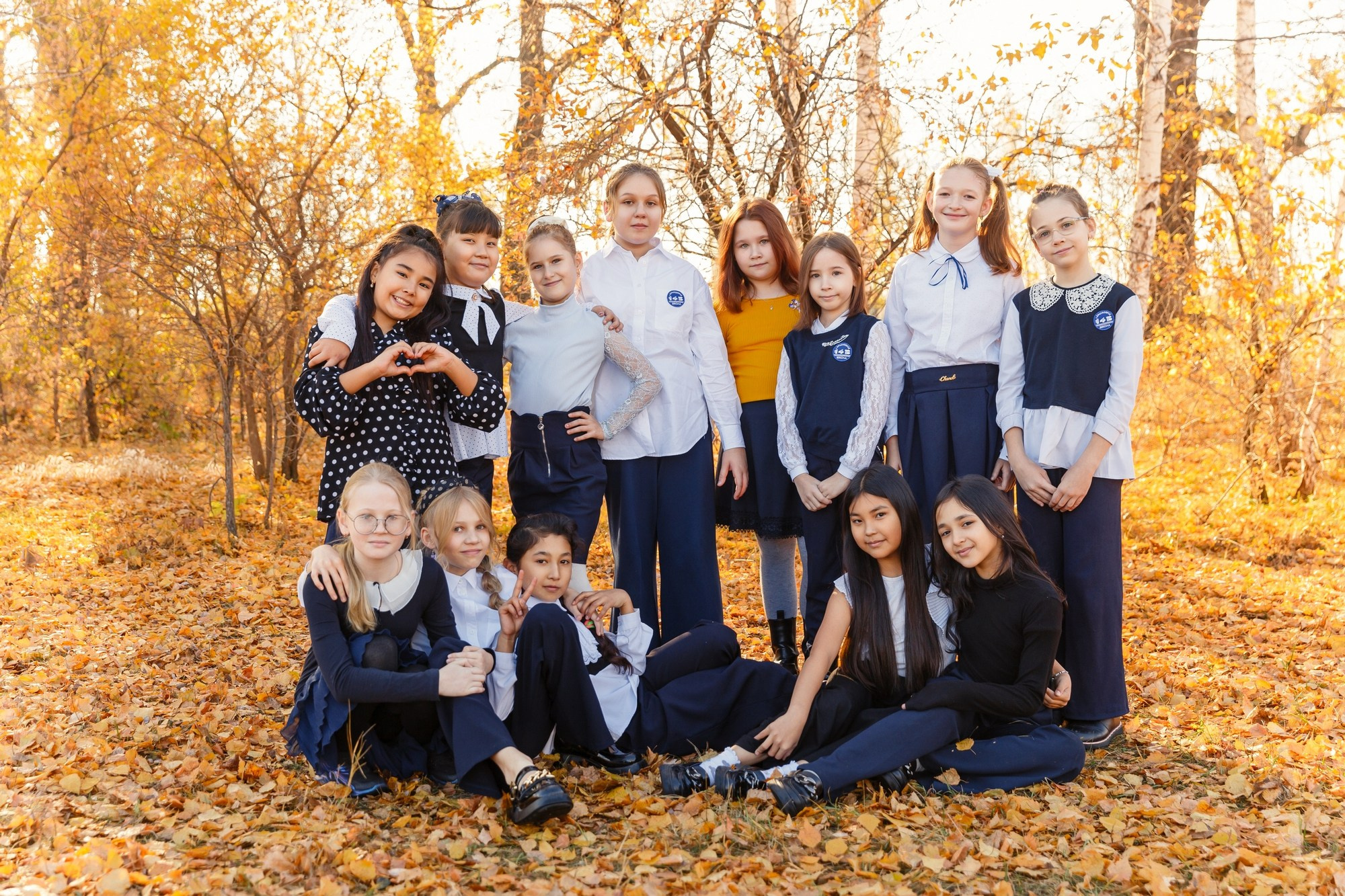 Идеи для осенней фотосессии 4 класса. СИГМА | Студия выпускных альбомов Красноярск