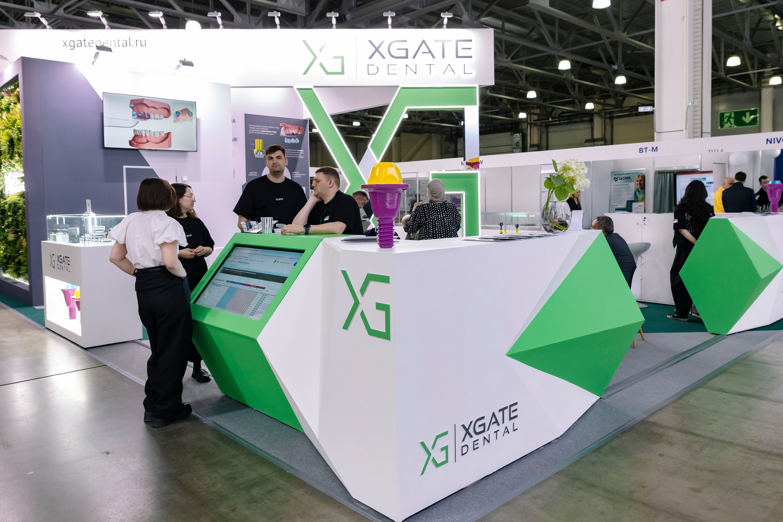 Стоматологическая выставка Dental Salon 2026. Профессиональный фотограф в Москве | Заказать фотосессию и съемку