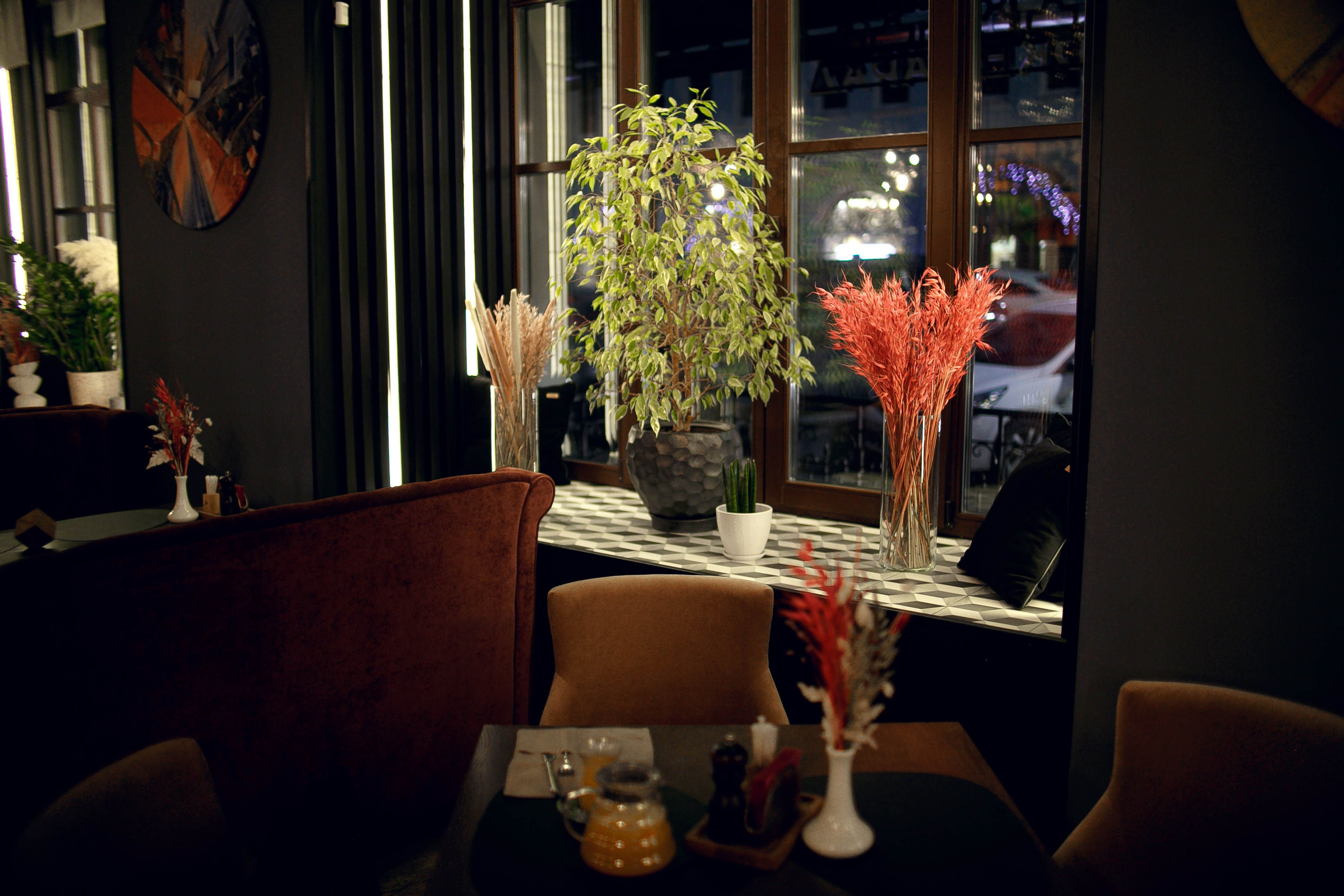 «Март». Ваш репортажный фотограф Артемий Антонов