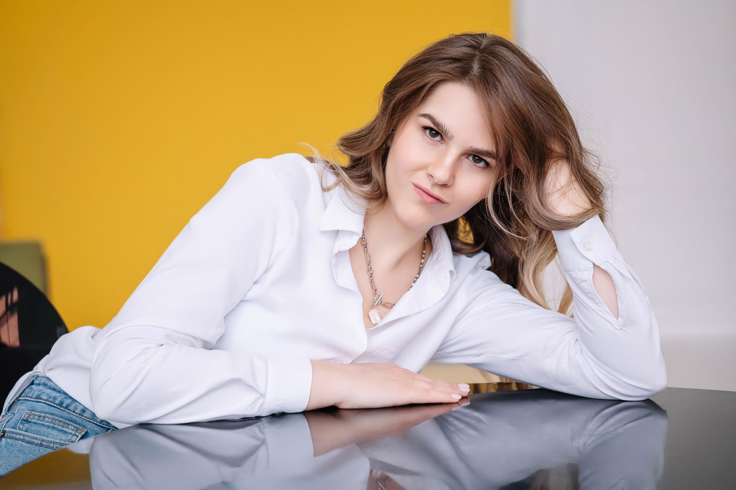 Бизнес фотосессия для девушки в Москве в фотостудии