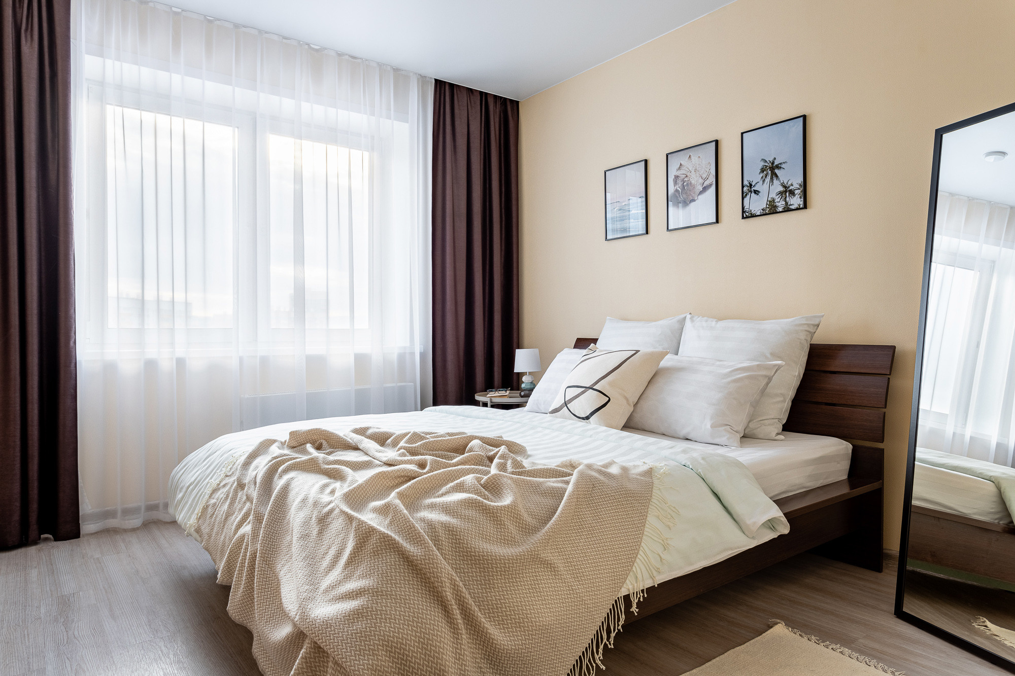 Данная квартира сдаётся в аренду. По запросу я могу предоставить контакты арендодателя.