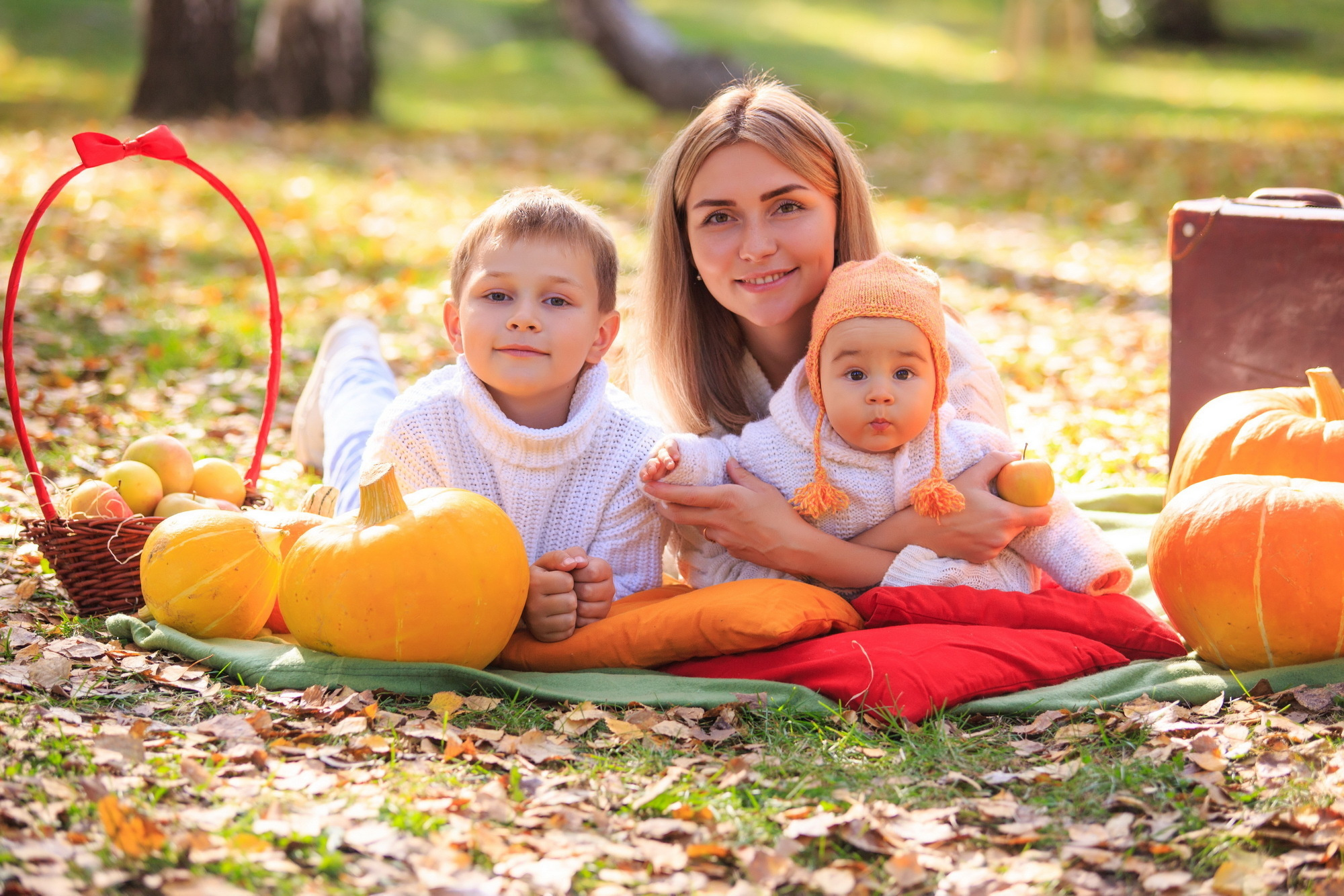 Студийные фотосессии в Иркутске. Фотограф видеограф Иркутск фото видео студия Алексея Марамзина