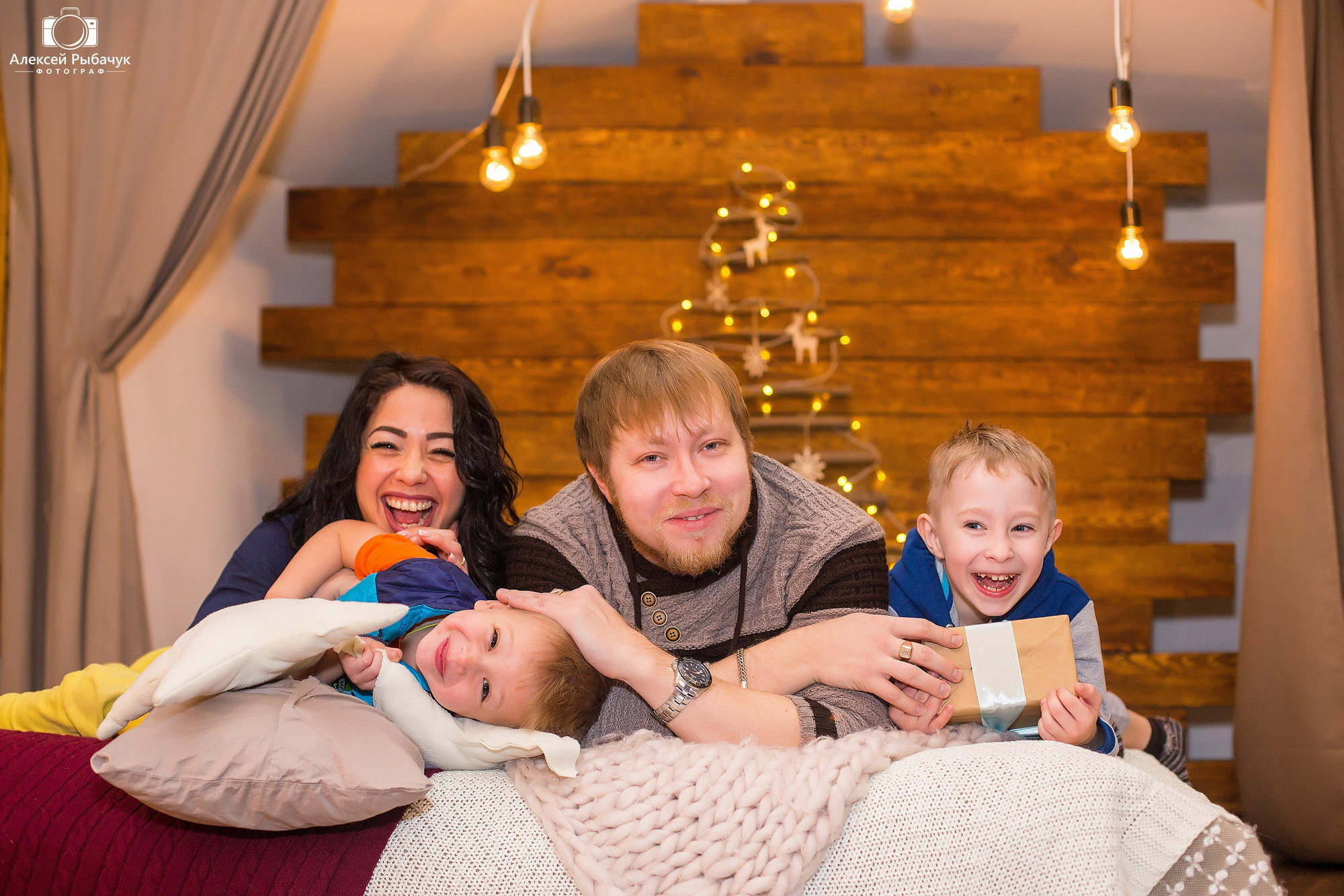 Студийные фотосессии в Иркутске. Фотограф видеограф Иркутск фото видео студия Алексея Марамзина