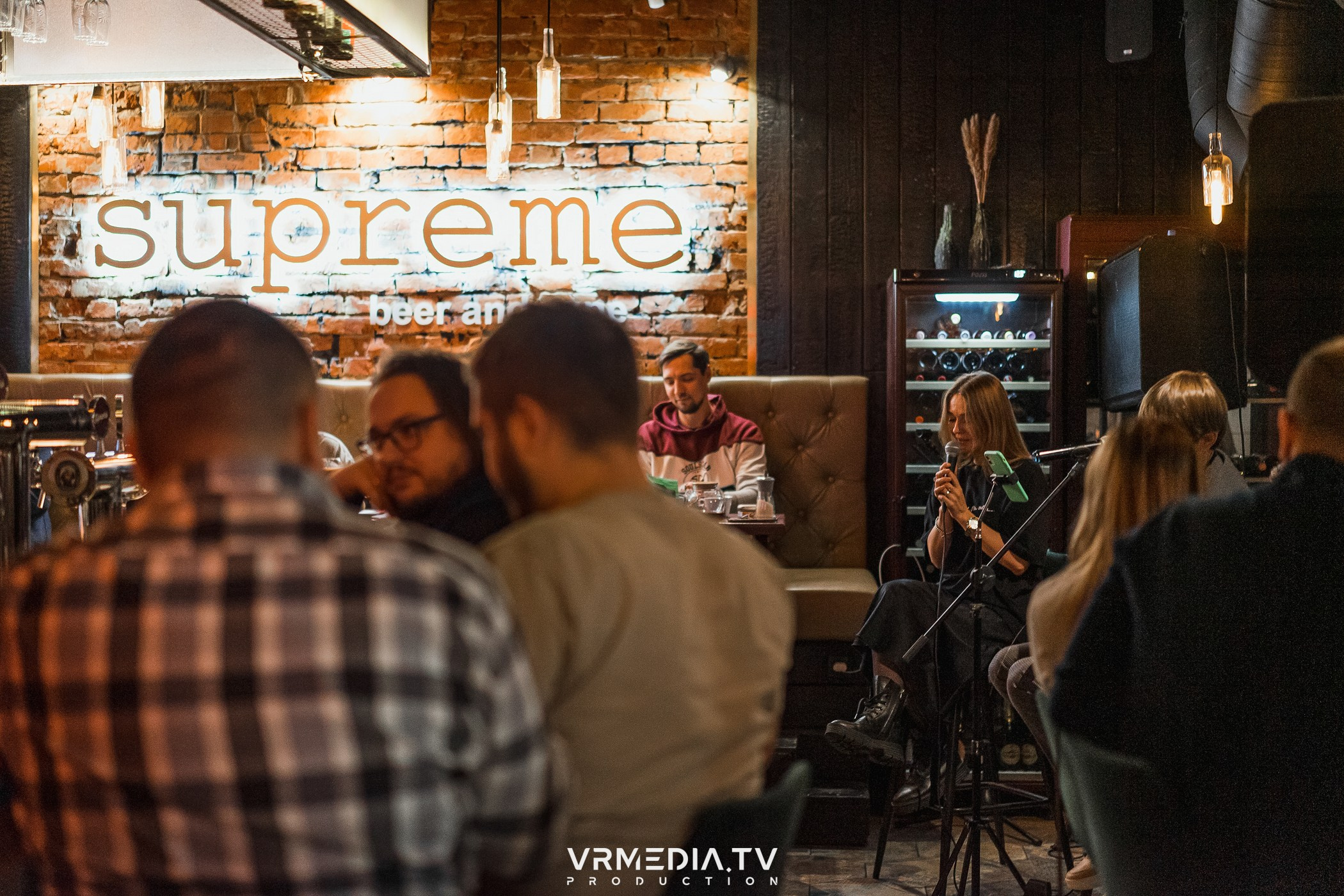 Art Talk с Настоящим Квартирником в баре «Supreme»