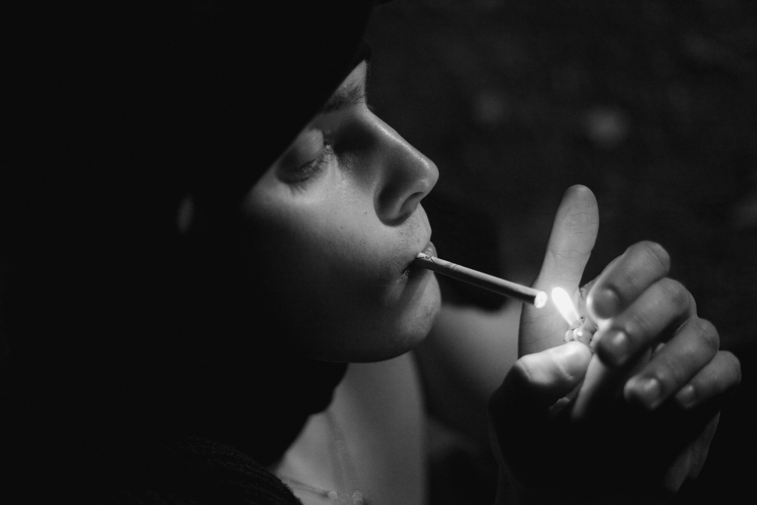 «Затянутая тишина: воспоминания прошлой жизни». Уличный фотограф Города N