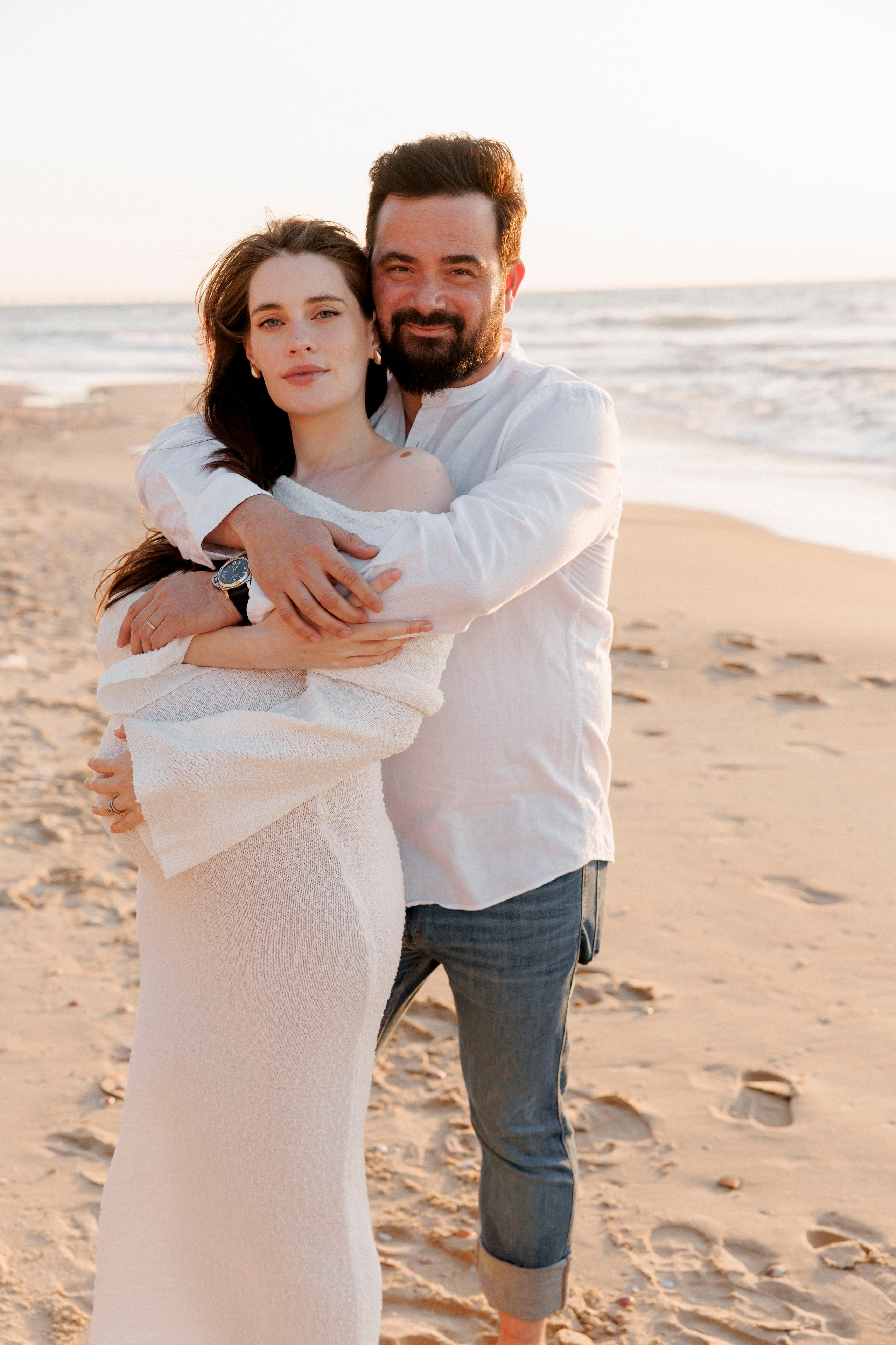 Pregnancy photoshoot (home/park/beach). Главная