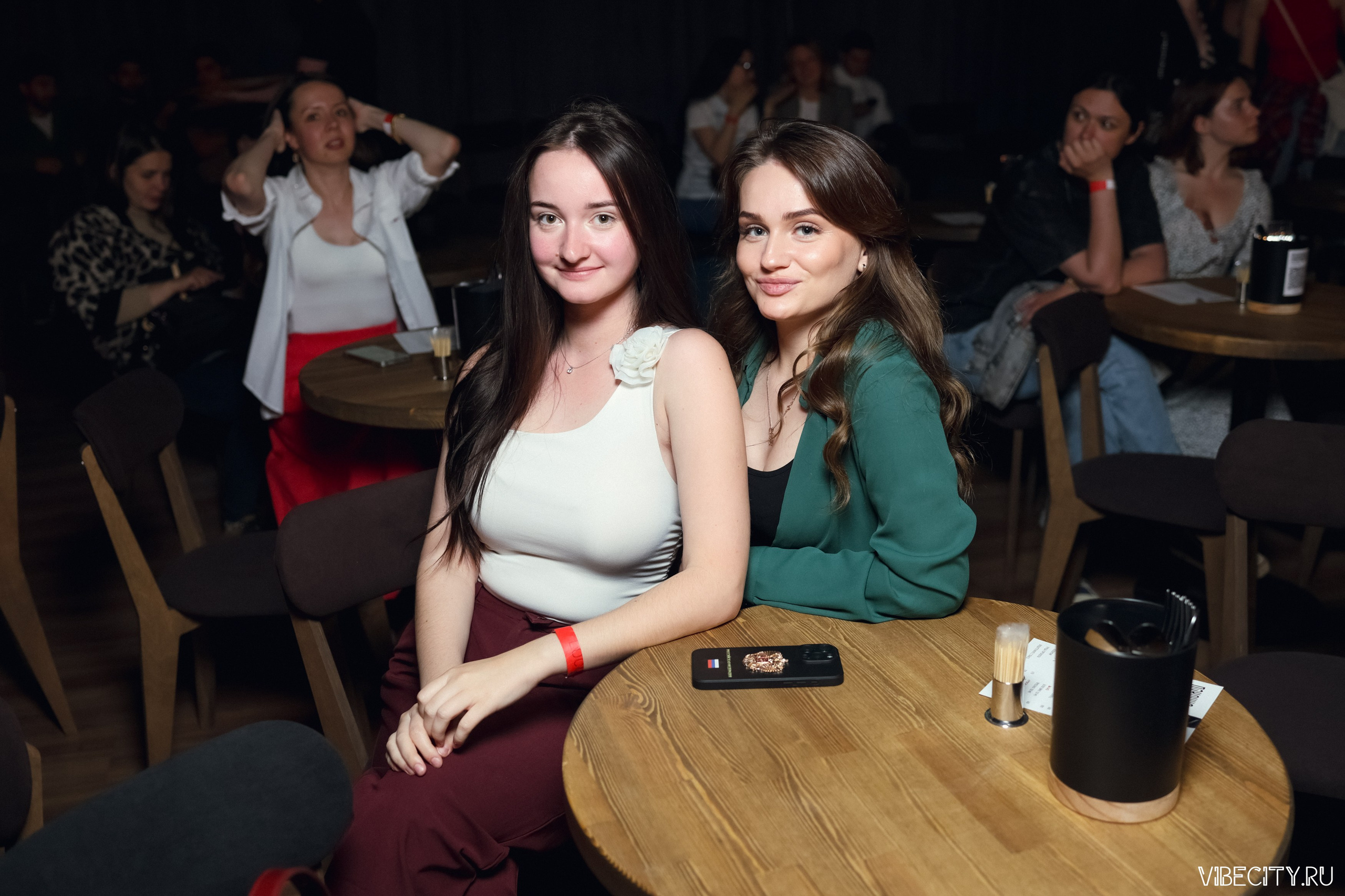 Стендап клуб Локация. VIBECITY.RU Вайб Сити Ру Фоторепортажи Фотоотчеты Калининград