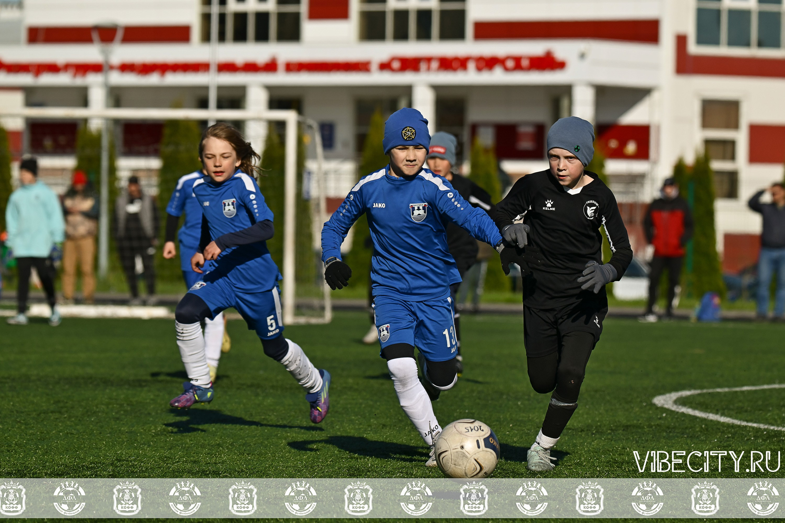 XIV ВСЕРОССИЙСКИЙ ФУТБОЛЬНЫЙ ФЕСТИВАЛЬ «ЗАГРУЗИ СЕБЯ ФУТБОЛОМ!». VIBECITY.RU Вайб Сити Ру Фоторепортажи Фотоотчеты Калининград