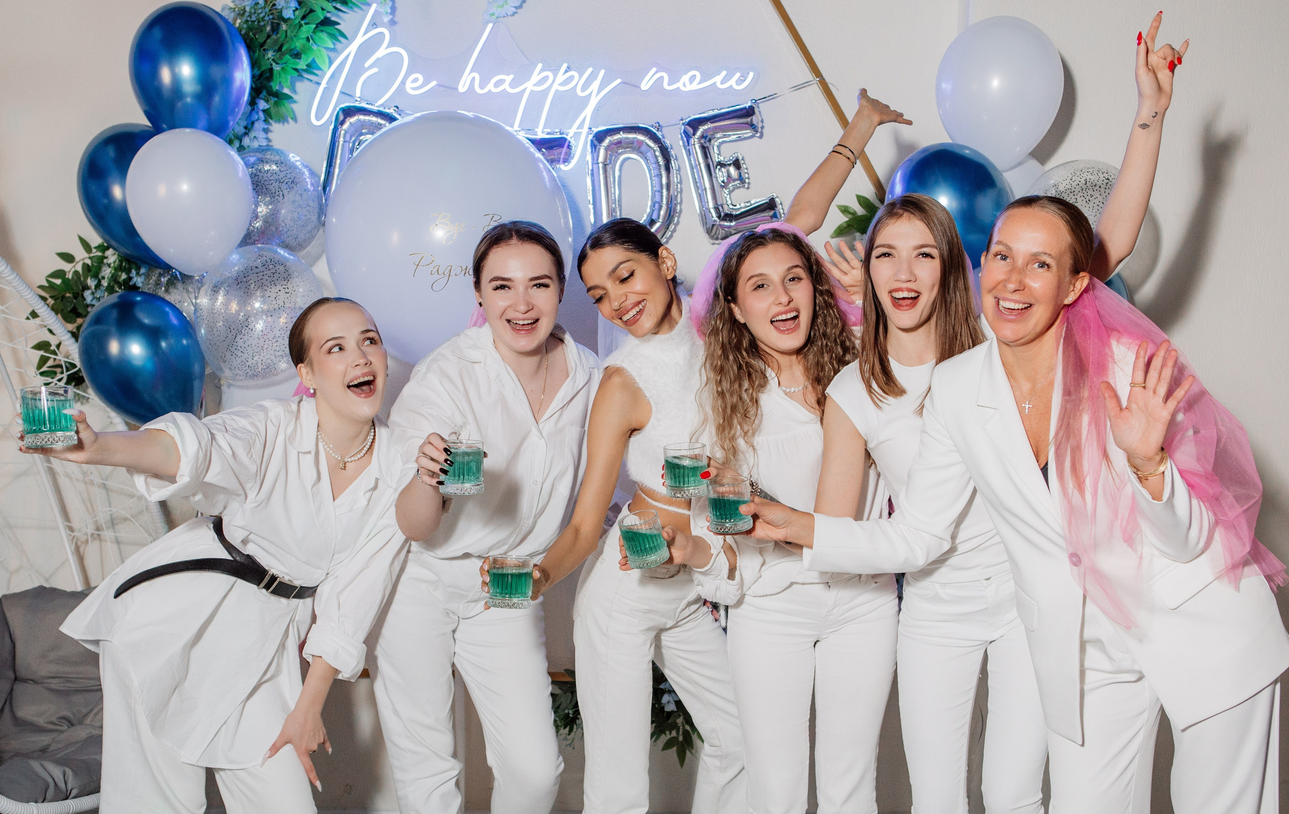 ДЕВИЧНИКИ. Репортажный фотограф Москва (детские праздники, квизы, концерты, дни рождения, свадьбы)