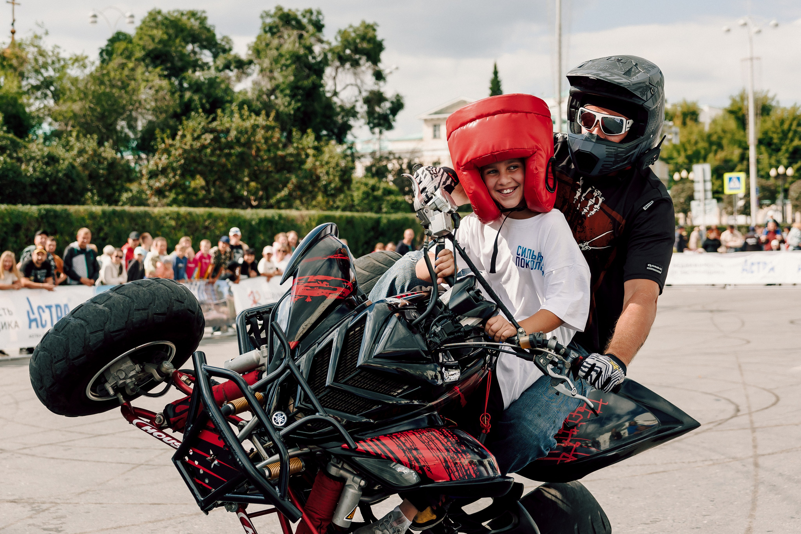 Массовые мероприятия на открытом воздухе. Лёшка Варзегов — фотограф