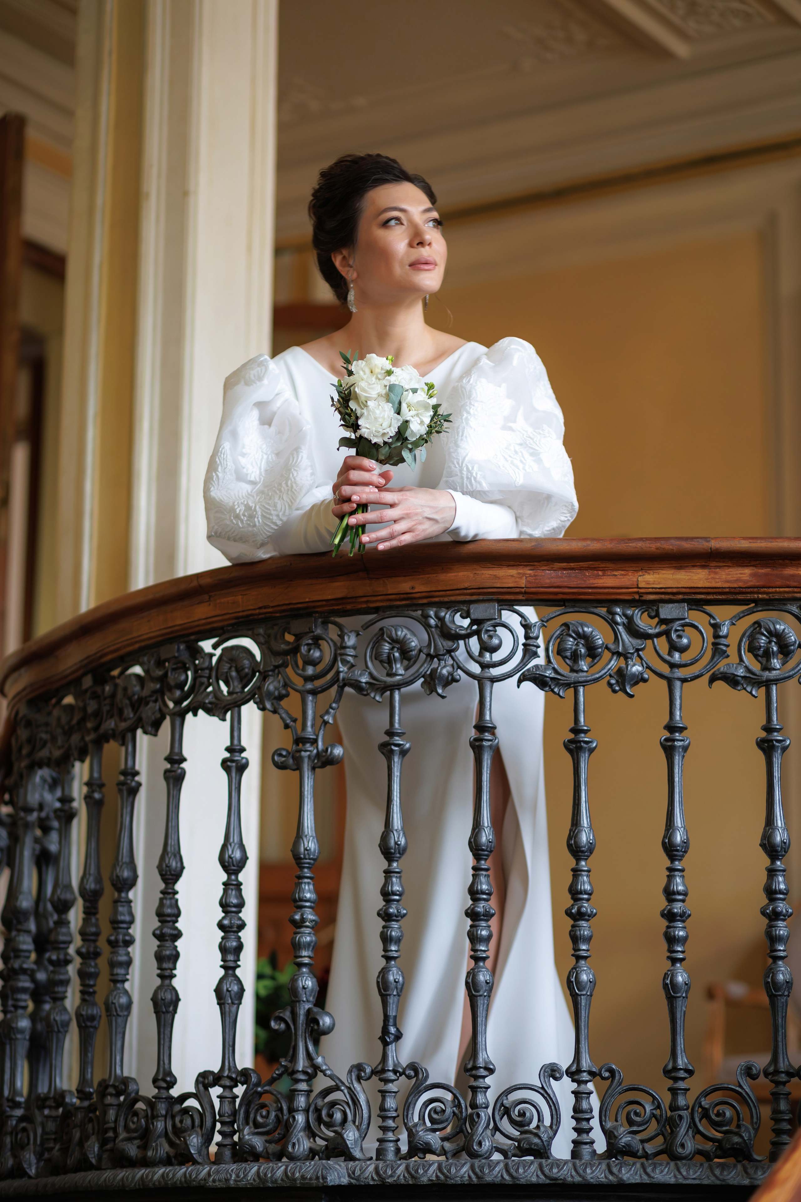 Свадебная фотосессия в библиотеке читальне им Пушкина. Свадебный фотограф Москва и МО Сергей Киржаев