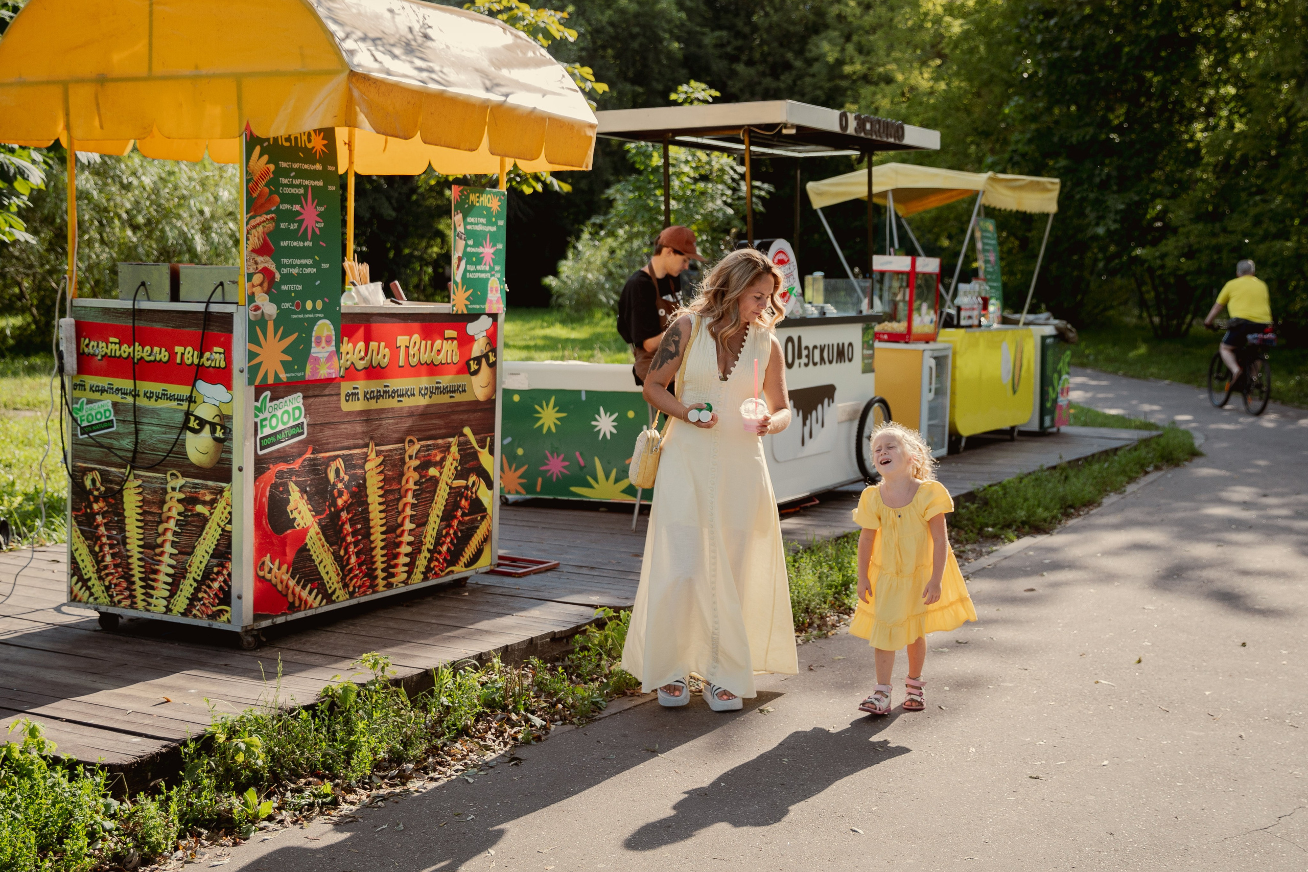 Мама и дочка на прогулке. Индивидуальный и семейный фотограф Ирина Москвичёва