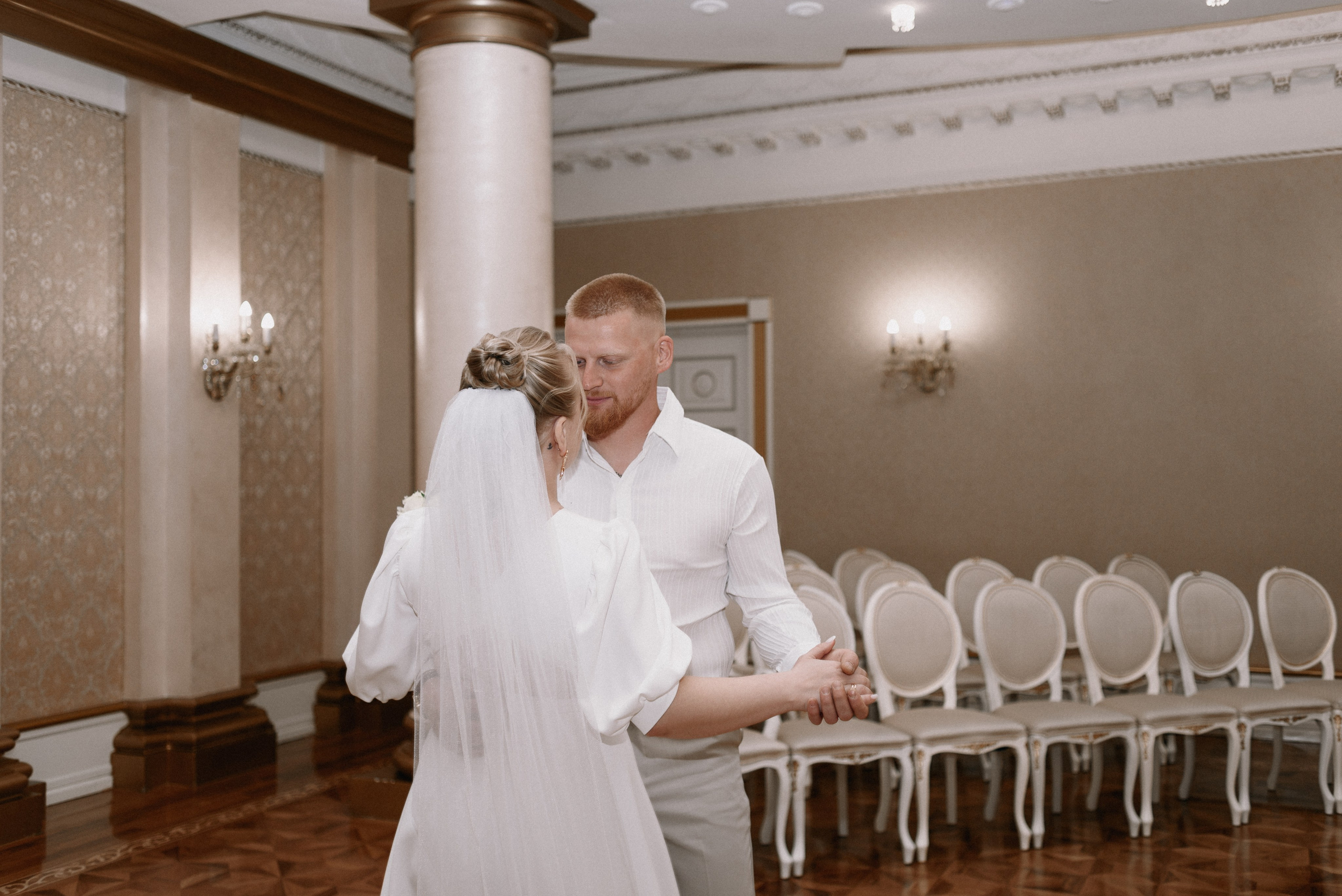 Свадебная фотосессия тюмень мост влюбленных. Фотограф Дарья Мустафина, Тюмень