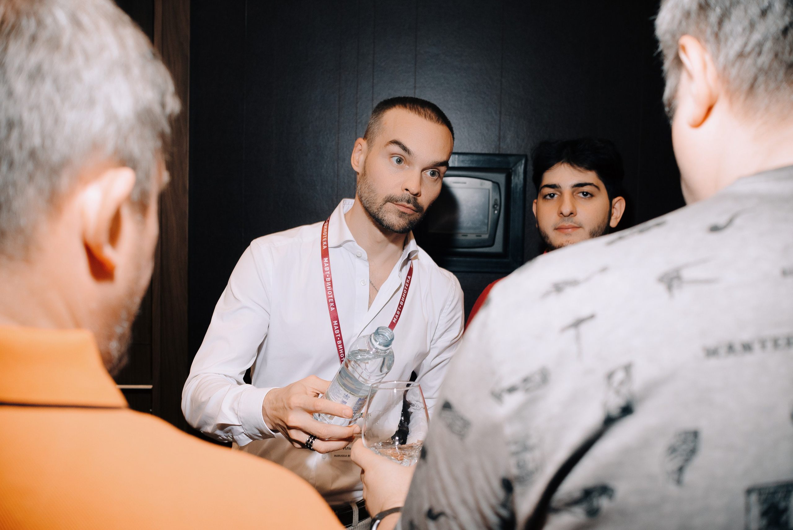 ФЕСТИВАЛЬ ВИНА И КРЕПКИХ НАПИТКОВ МАВТ-ВИНОТЕКА. Репортажный фотограф Зуев Роман г. Челябинск