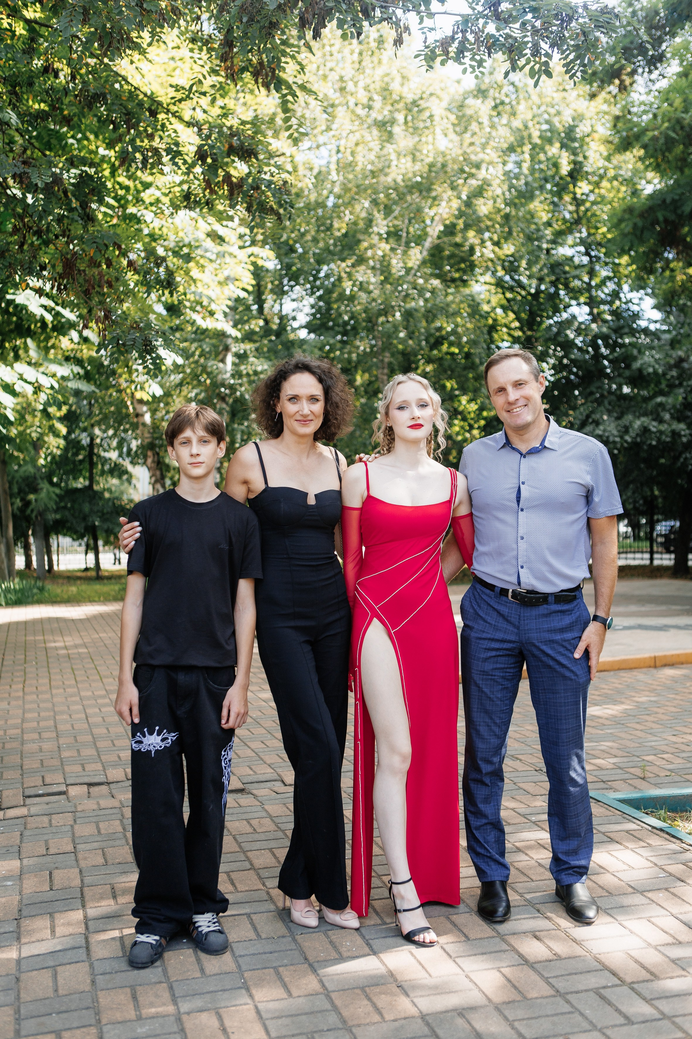 Выпускной Гимназия 12 2024 г. Свадебный и портретный Фотограф в Липецке Дмитрий Котюков