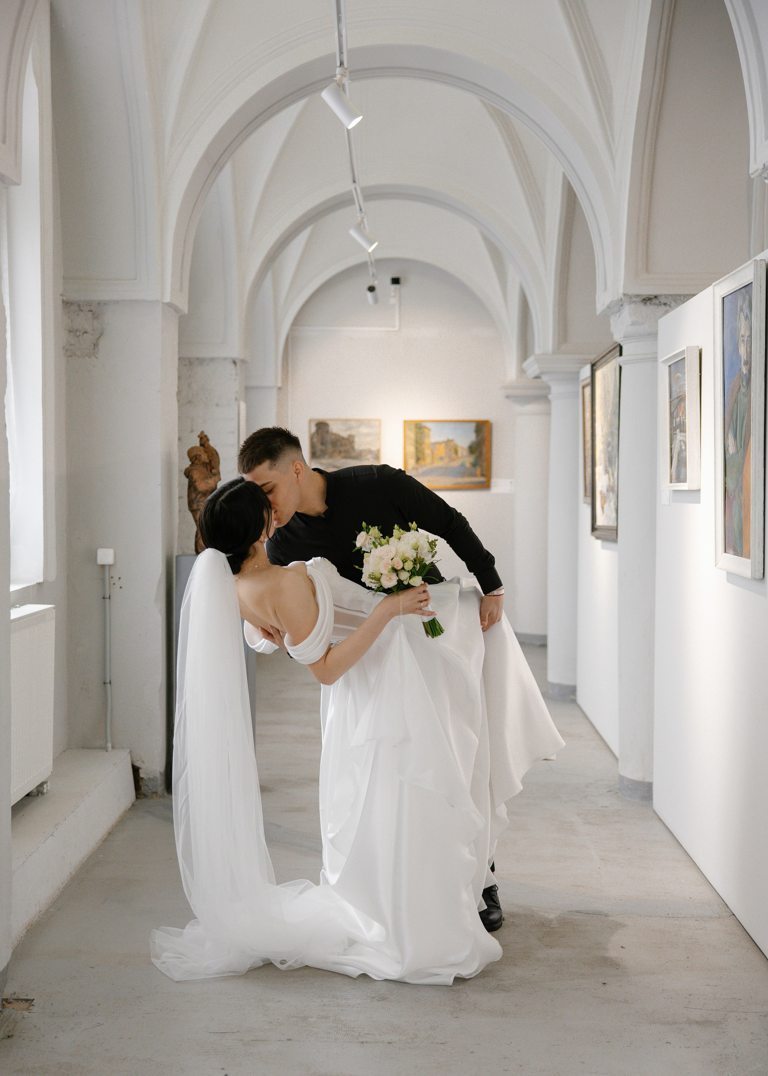 Дарина и Данил в музее изобразительных искусств. Свадебный фотограф в Калининграде Ольга Пасечник