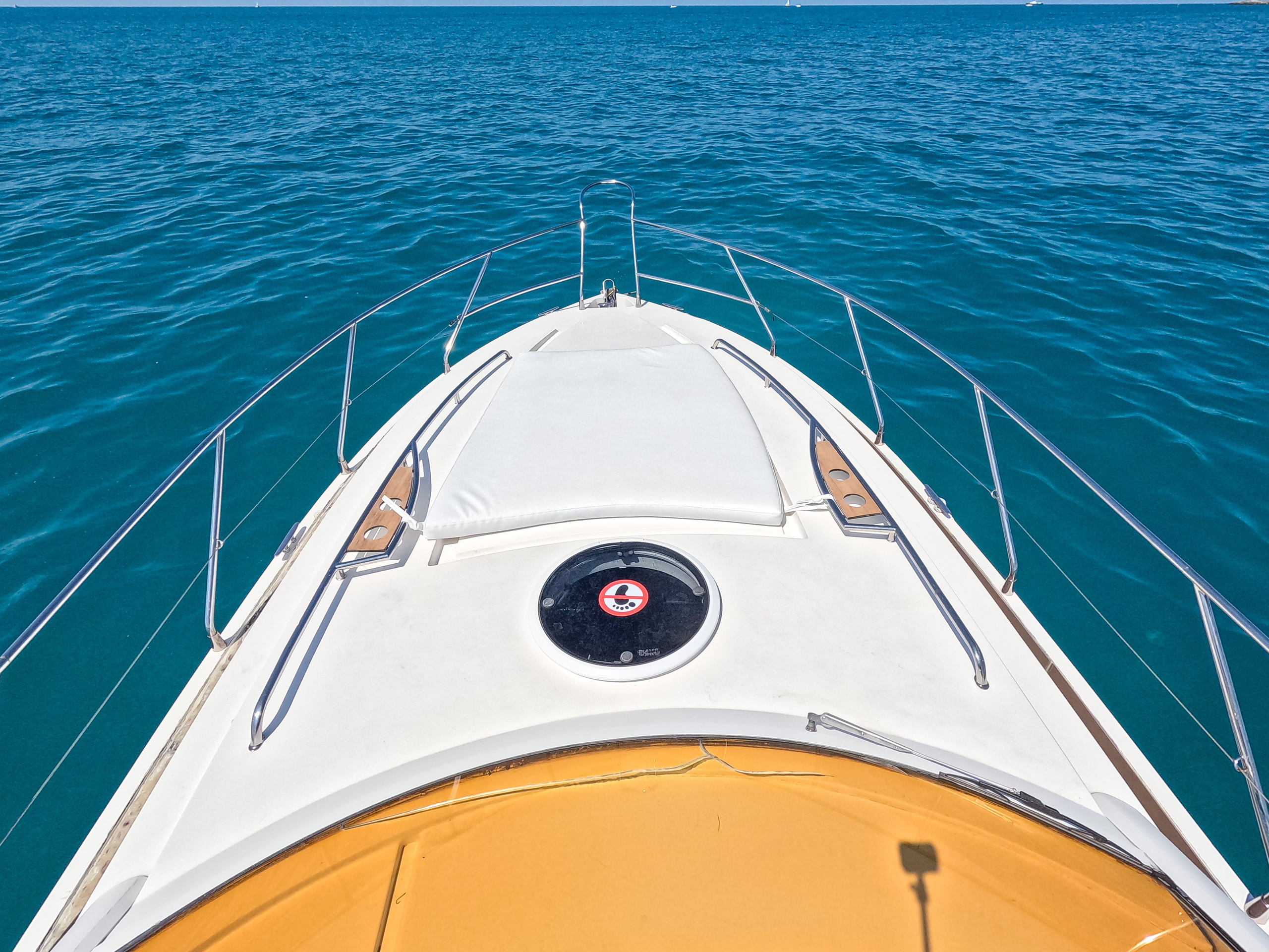 Катер Голд Аренда Яхты в Сочи Яхтанаморе YACHTNAMORE