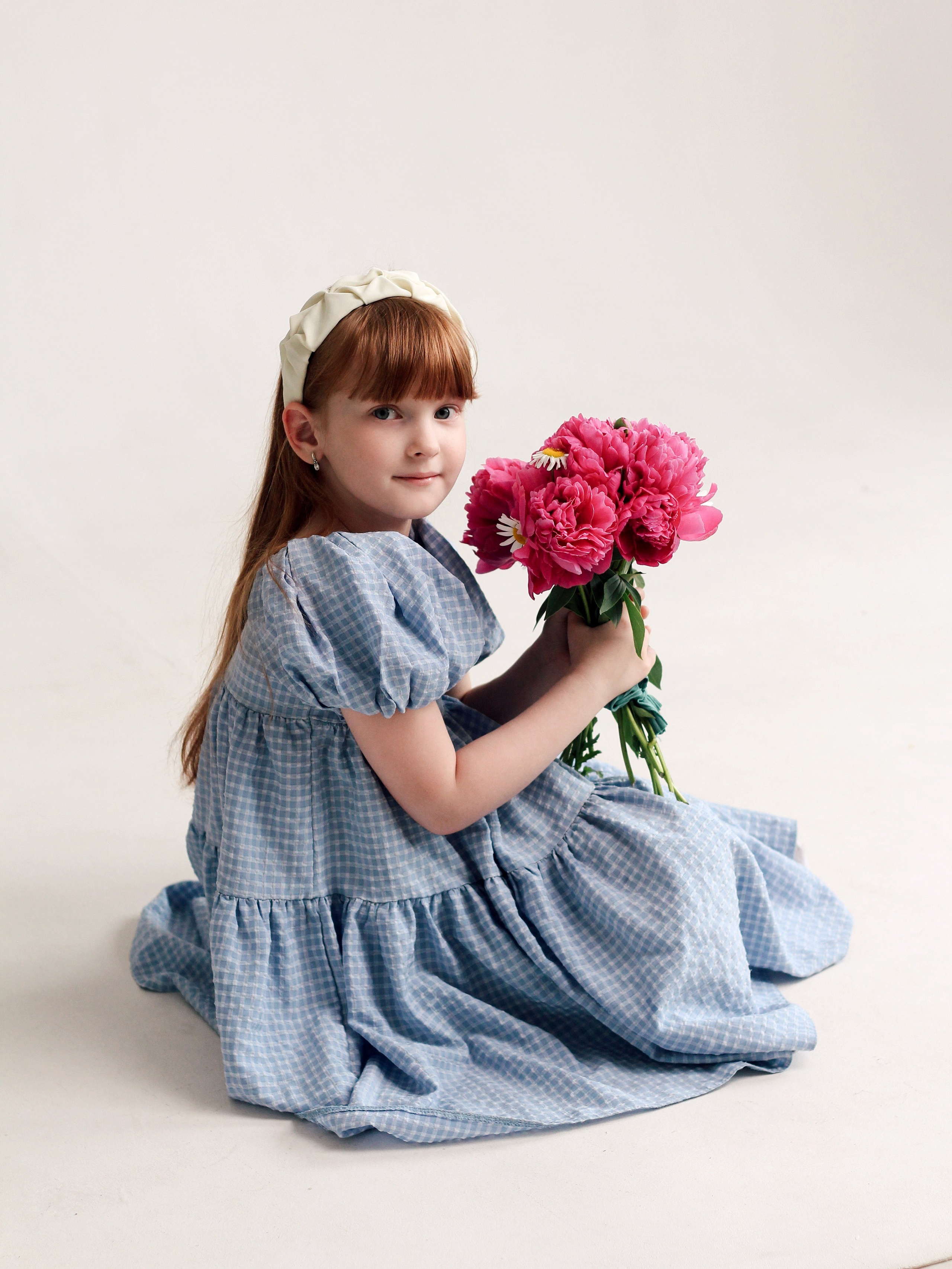 С пионами. Photography Eva