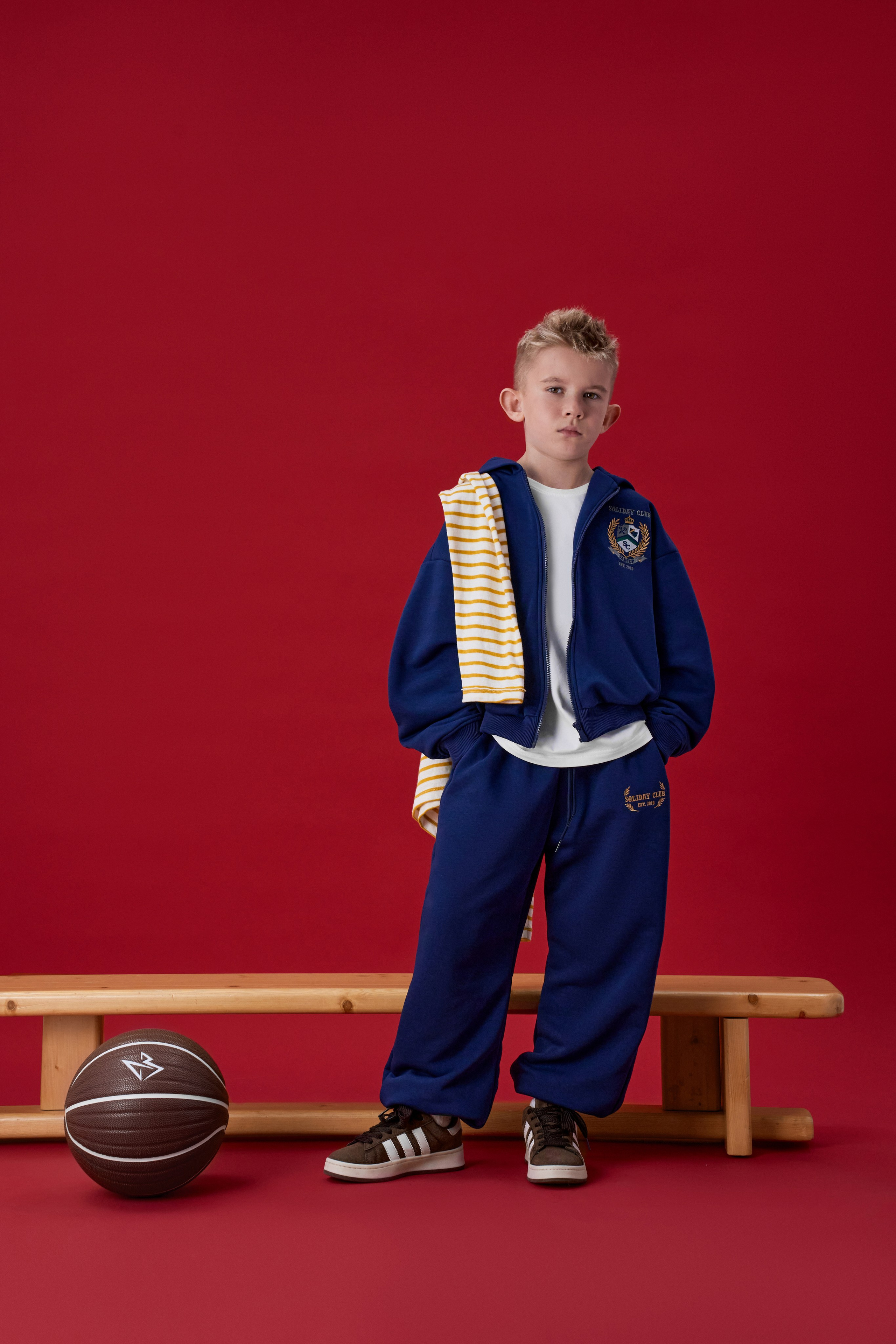 VINTAGE FAMILY CLUB. Creative Fashion Photographer & Art Director