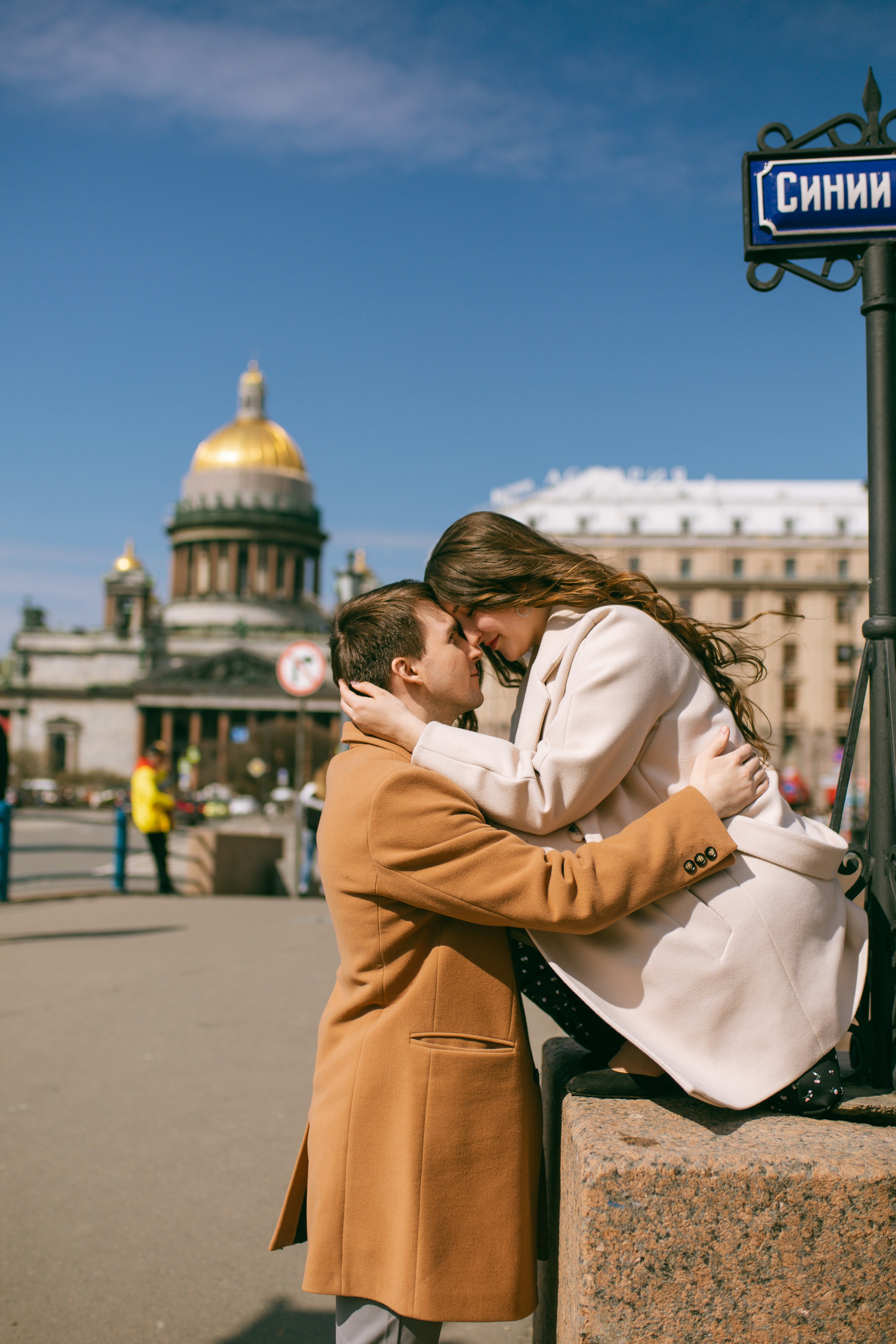 Прогулка около Исаакия. Свадебный и женский фотограф в Санкт-Петербурге Муртеева Екатерина